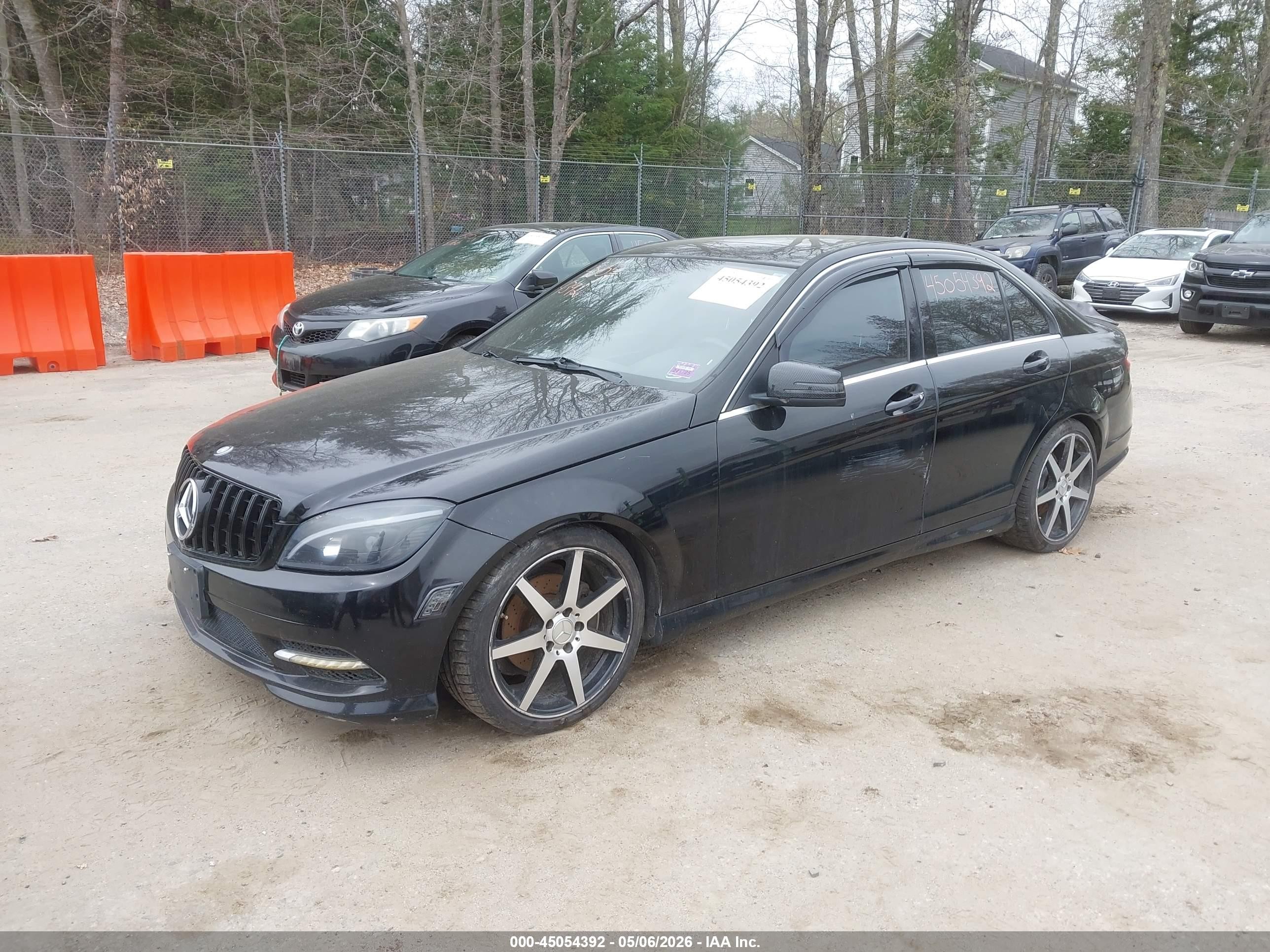 2011 Mercedes-benz C 300 Luxury 4matic/sport 4matic Black vin: WDDGF8BB3BR179536