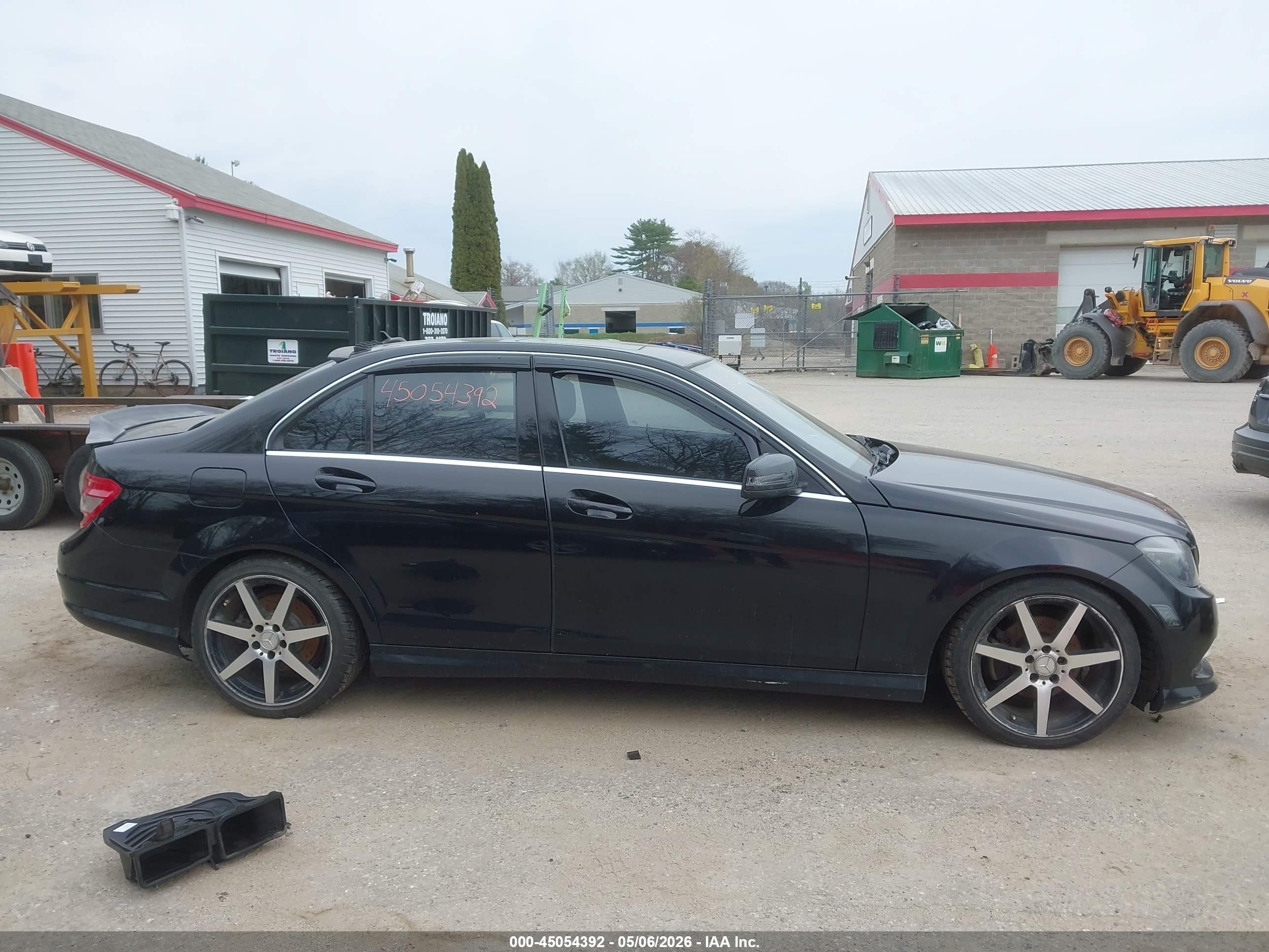 2011 Mercedes-benz C 300 Luxury 4matic/sport 4matic Black vin: WDDGF8BB3BR179536