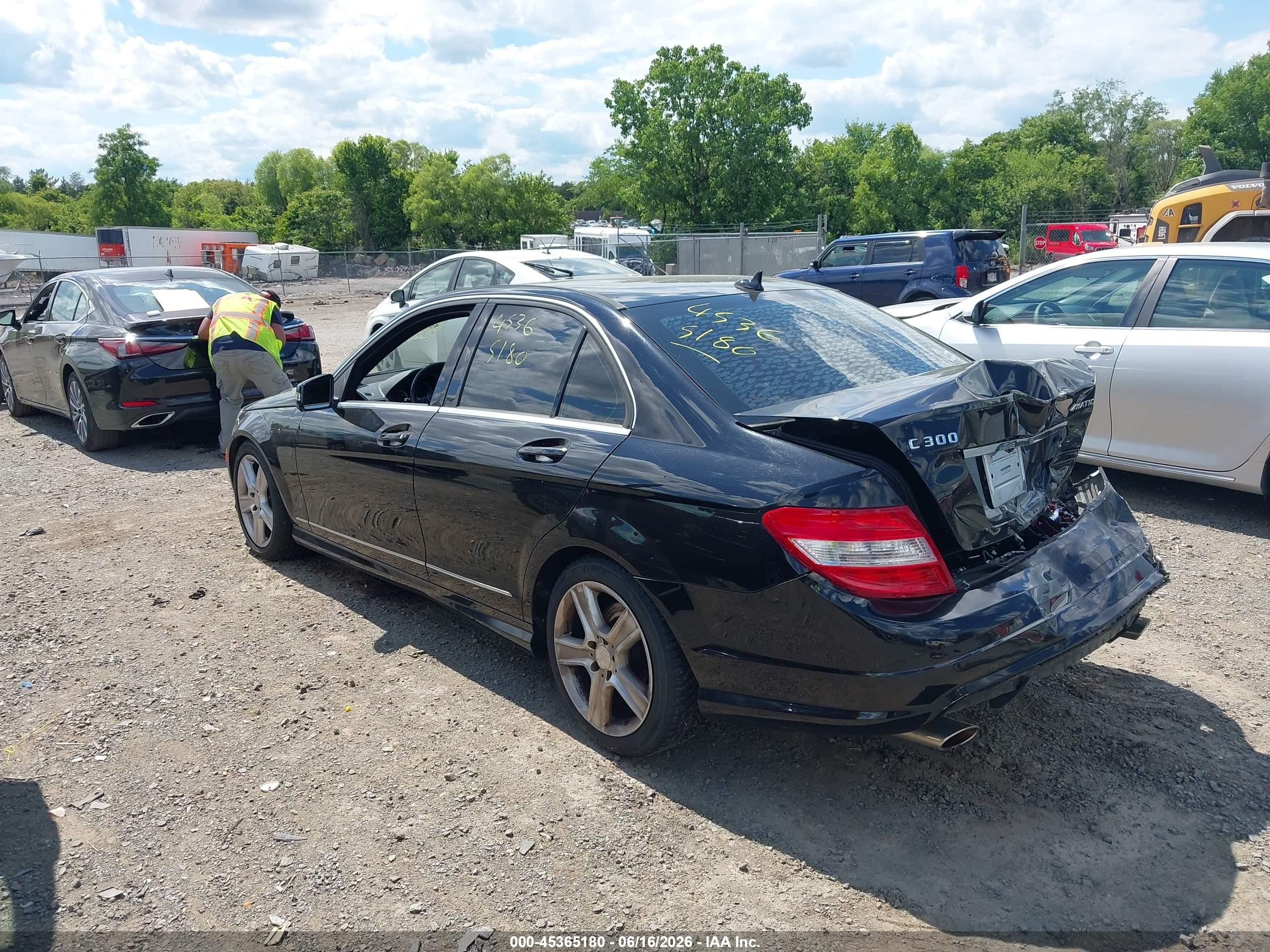 2011 Mercedes-benz C 300 Luxury 4matic/sport 4matic Черный vin: WDDGF8BB3BR186521