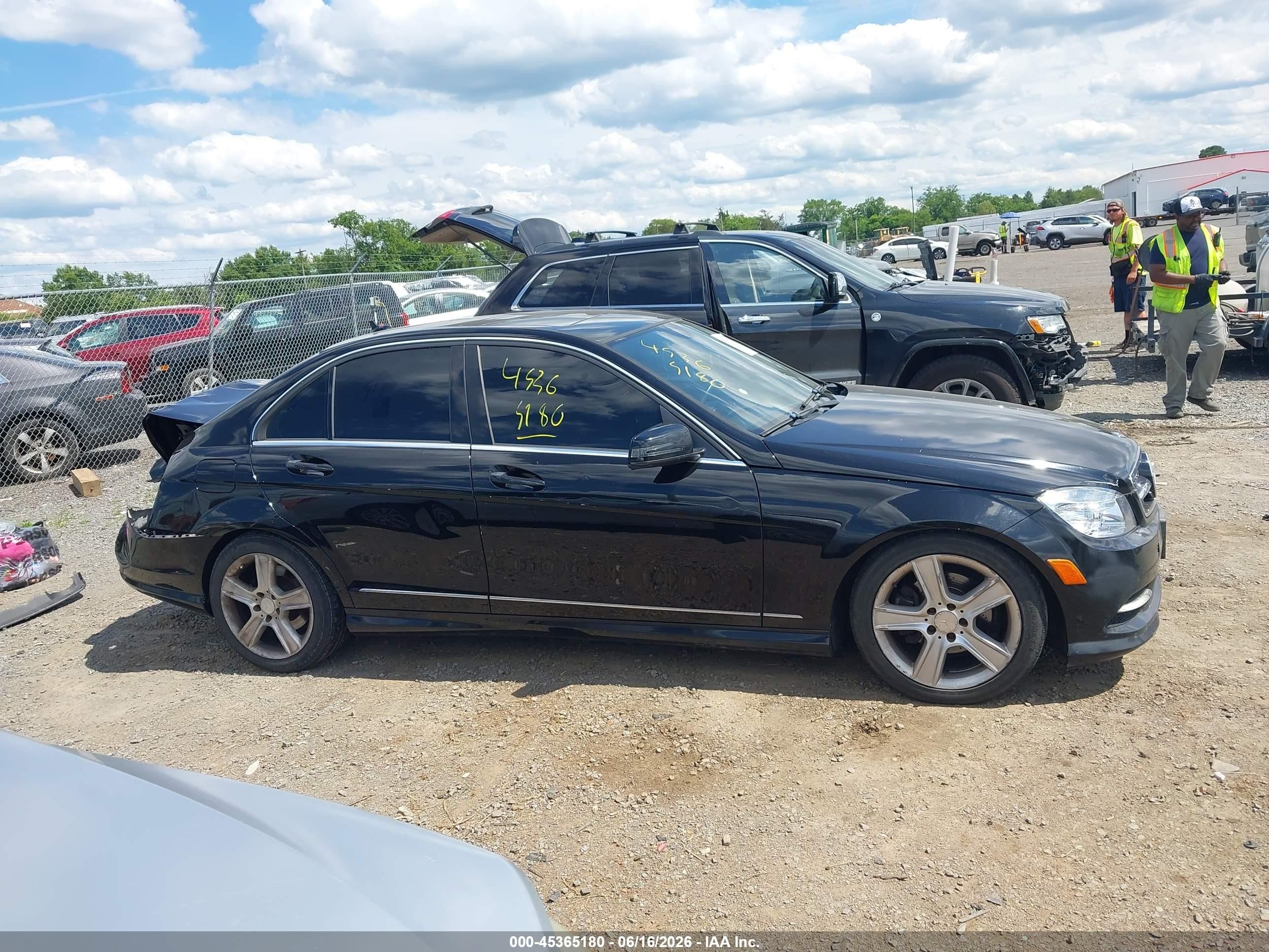 2011 Mercedes-benz C 300 Luxury 4matic/sport 4matic Черный vin: WDDGF8BB3BR186521