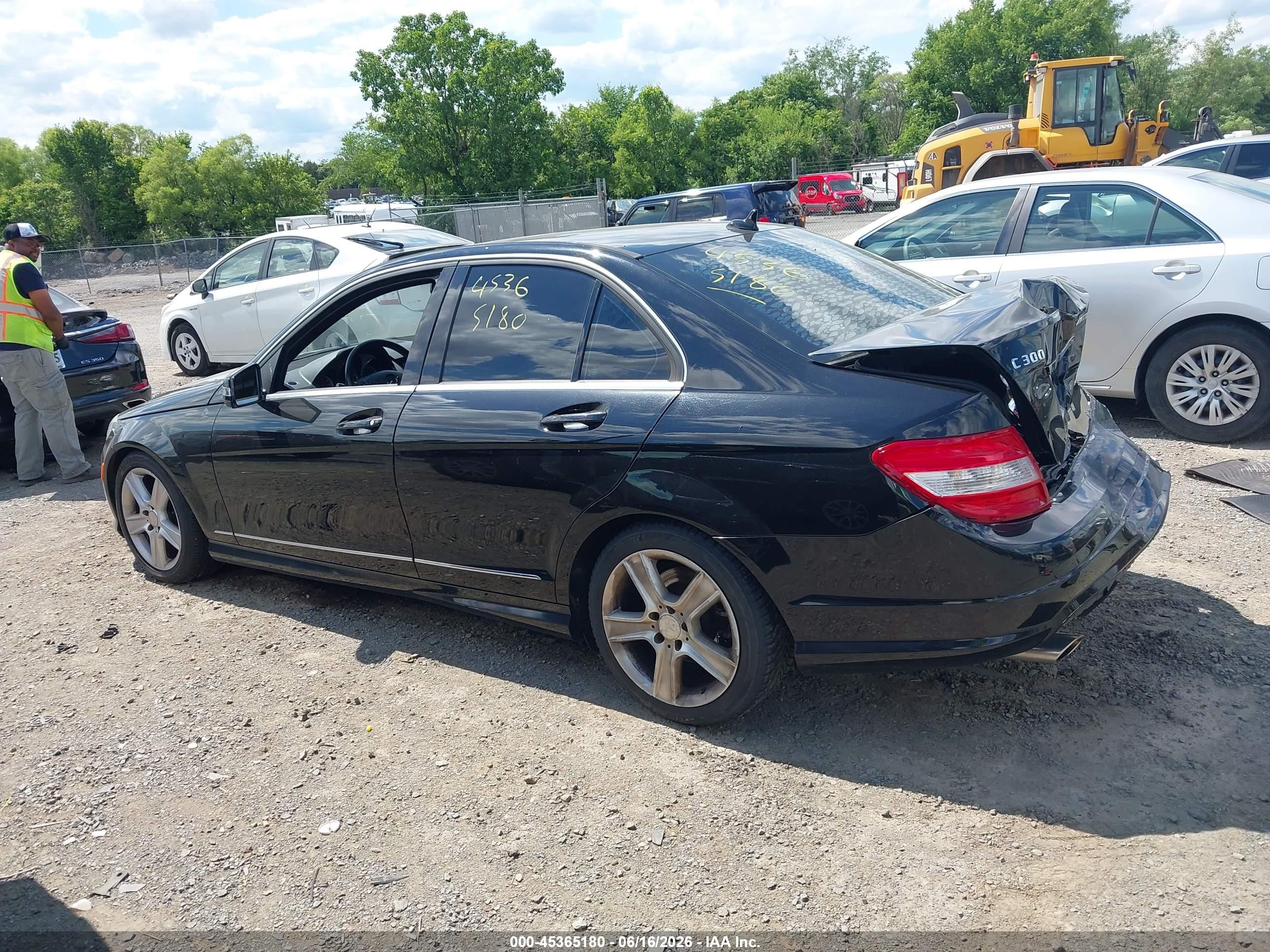 2011 Mercedes-benz C 300 Luxury 4matic/sport 4matic Черный vin: WDDGF8BB3BR186521