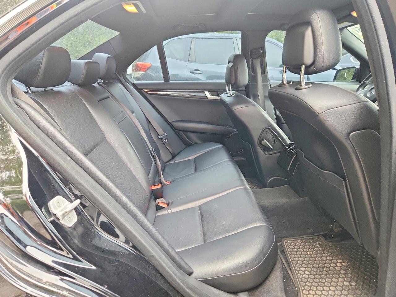 2012 Mercedes-benz C 300 4matic Черный vin: WDDGF8BB3CA708791