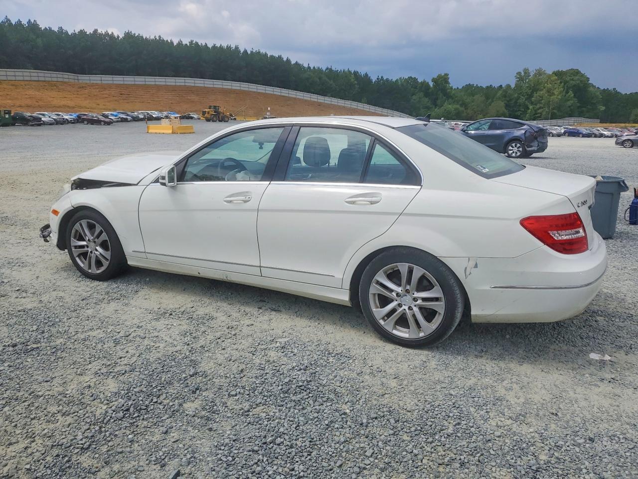 2012 Mercedes-benz C 300 4matic Белый vin: WDDGF8BB3CF894481