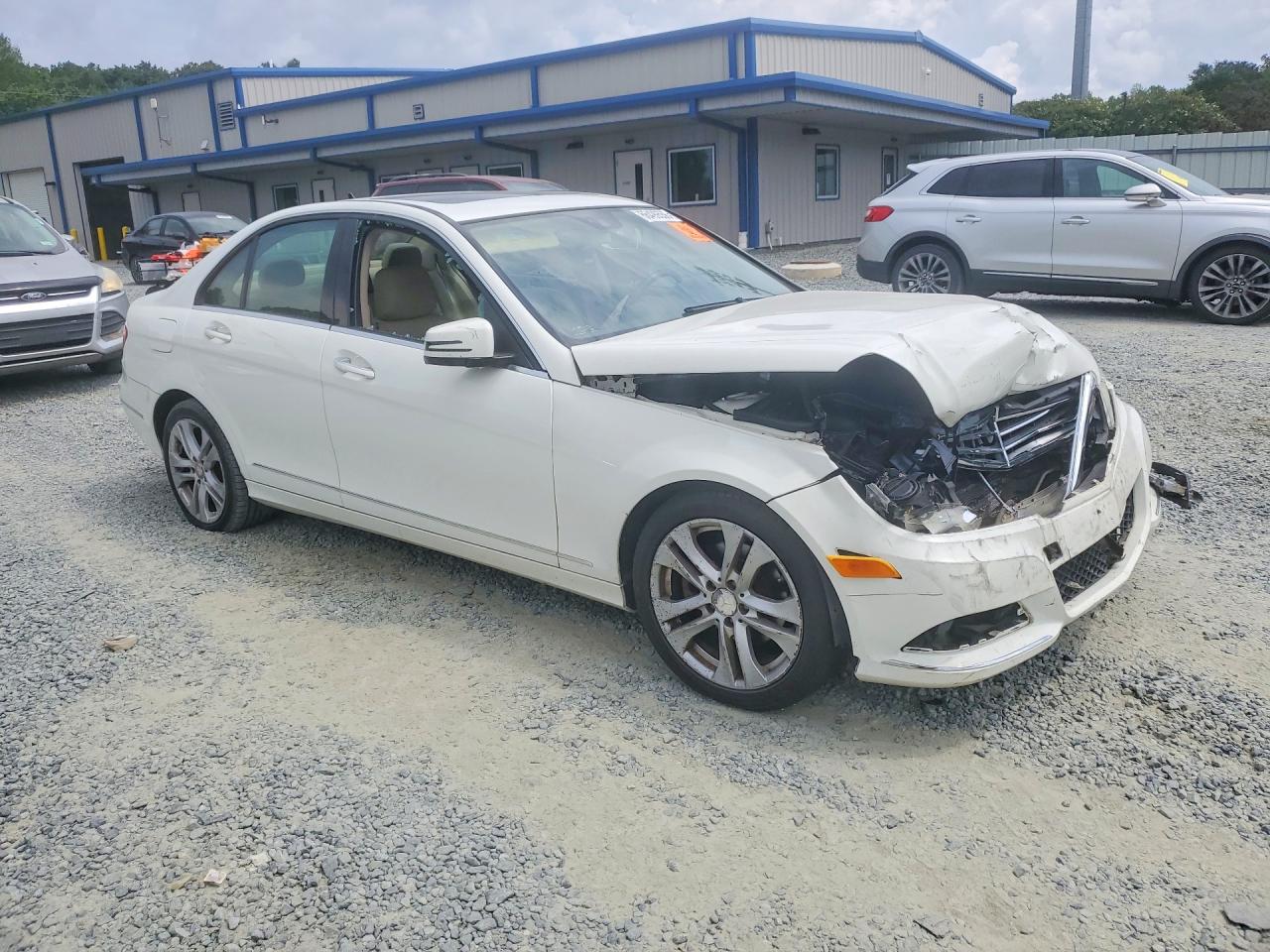 2012 Mercedes-benz C 300 4matic Белый vin: WDDGF8BB3CF894481