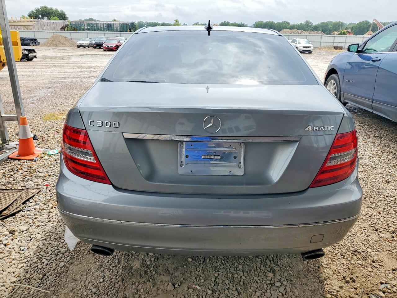 2012 Mercedes-benz C 300 4matic Gray vin: WDDGF8BB3CF917466