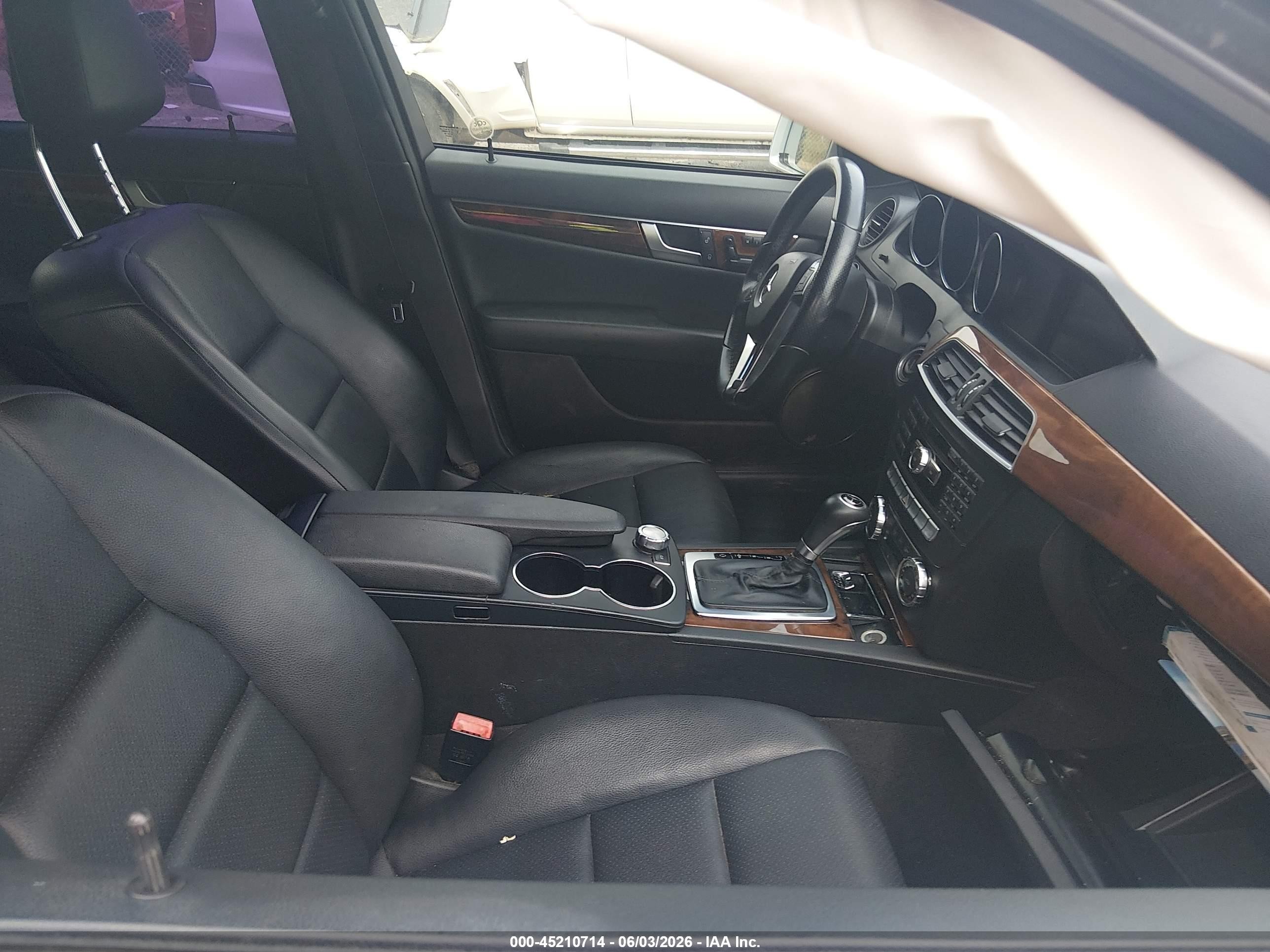 2012 Mercedes-benz C 300 Luxury 4matic/sport 4matic Silver vin: WDDGF8BB3CR207207