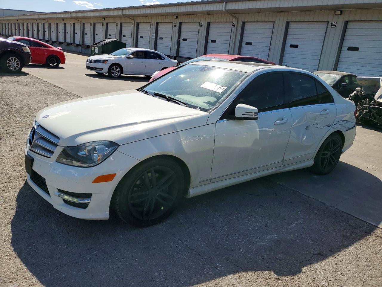 WDDGF8BB3CR210320