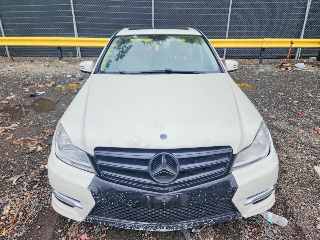 2012 Mercedes-benz C 300 4matic White vin: WDDGF8BB3CR226324
