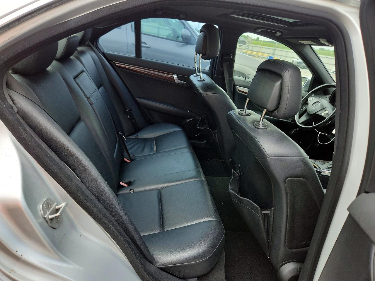 2010 Mercedes-benz C 300 4matic Silver vin: WDDGF8BB4AF409987