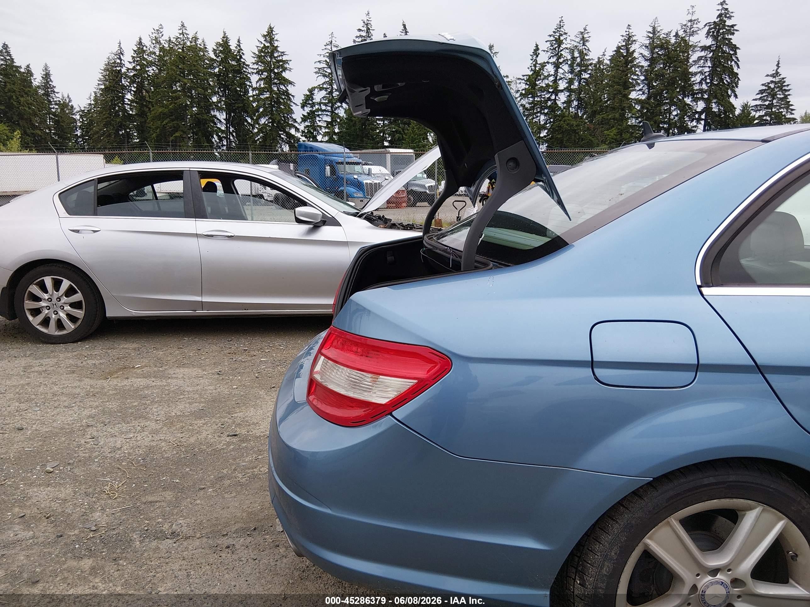 2010 Mercedes-benz C 300 Sport 4matic Light Blue vin: WDDGF8BB4AF421329