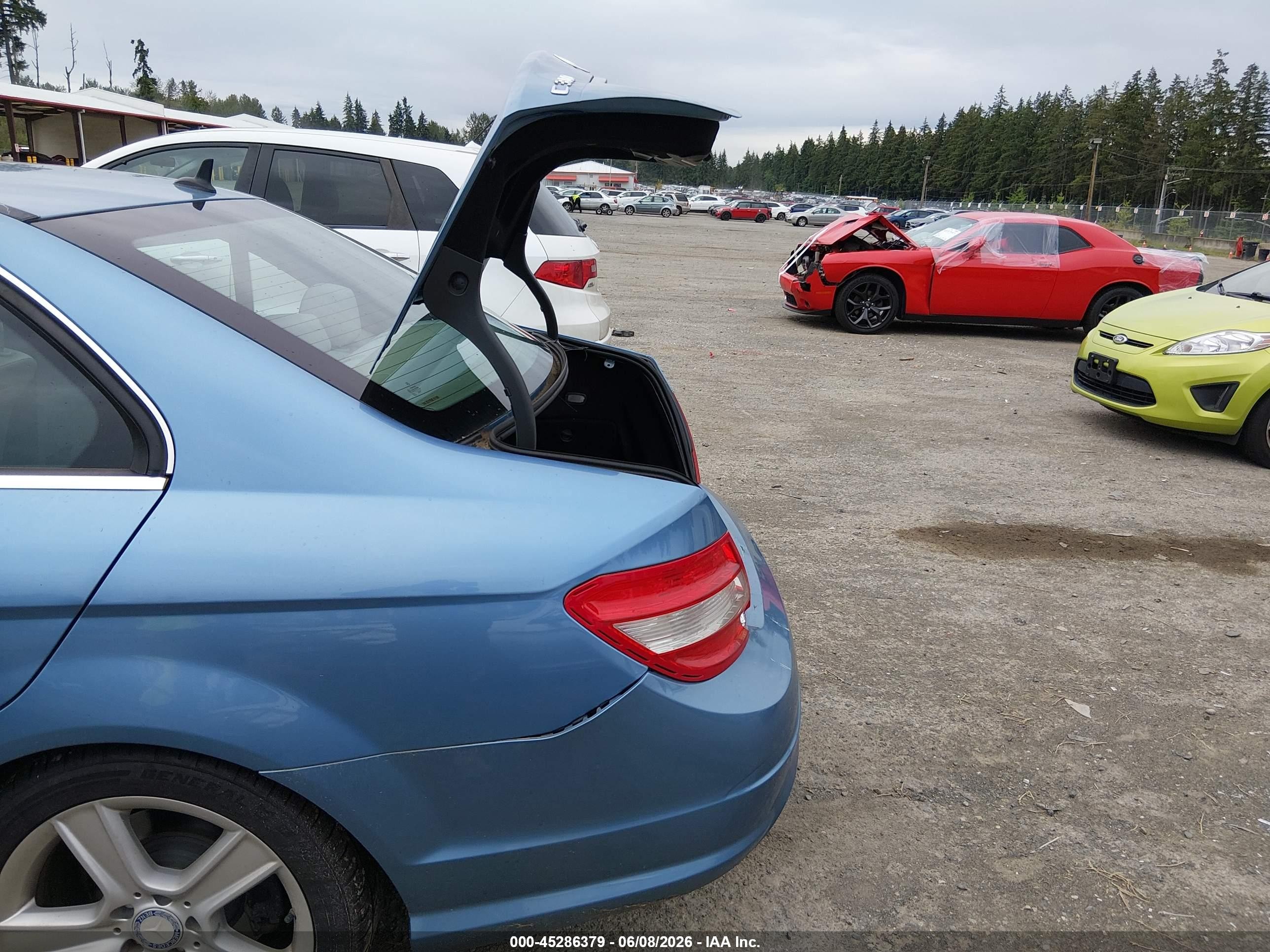2010 Mercedes-benz C 300 Sport 4matic Light Blue vin: WDDGF8BB4AF421329