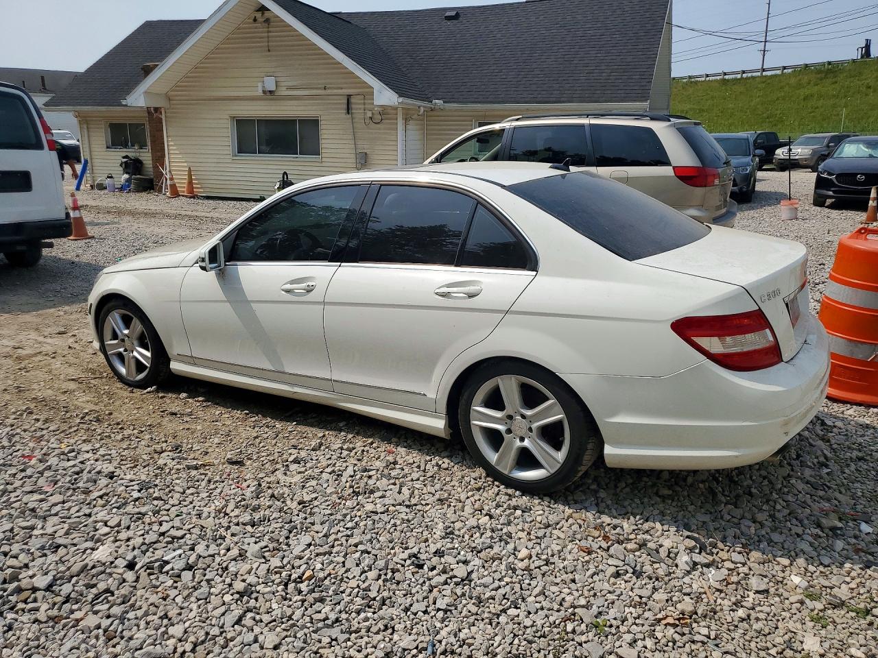 2010 Mercedes-benz C 300 4matic Белый vin: WDDGF8BB4AR106206