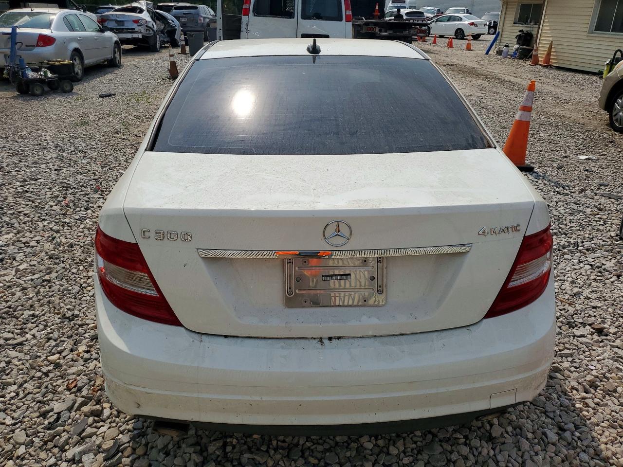 2010 Mercedes-benz C 300 4matic Белый vin: WDDGF8BB4AR106206