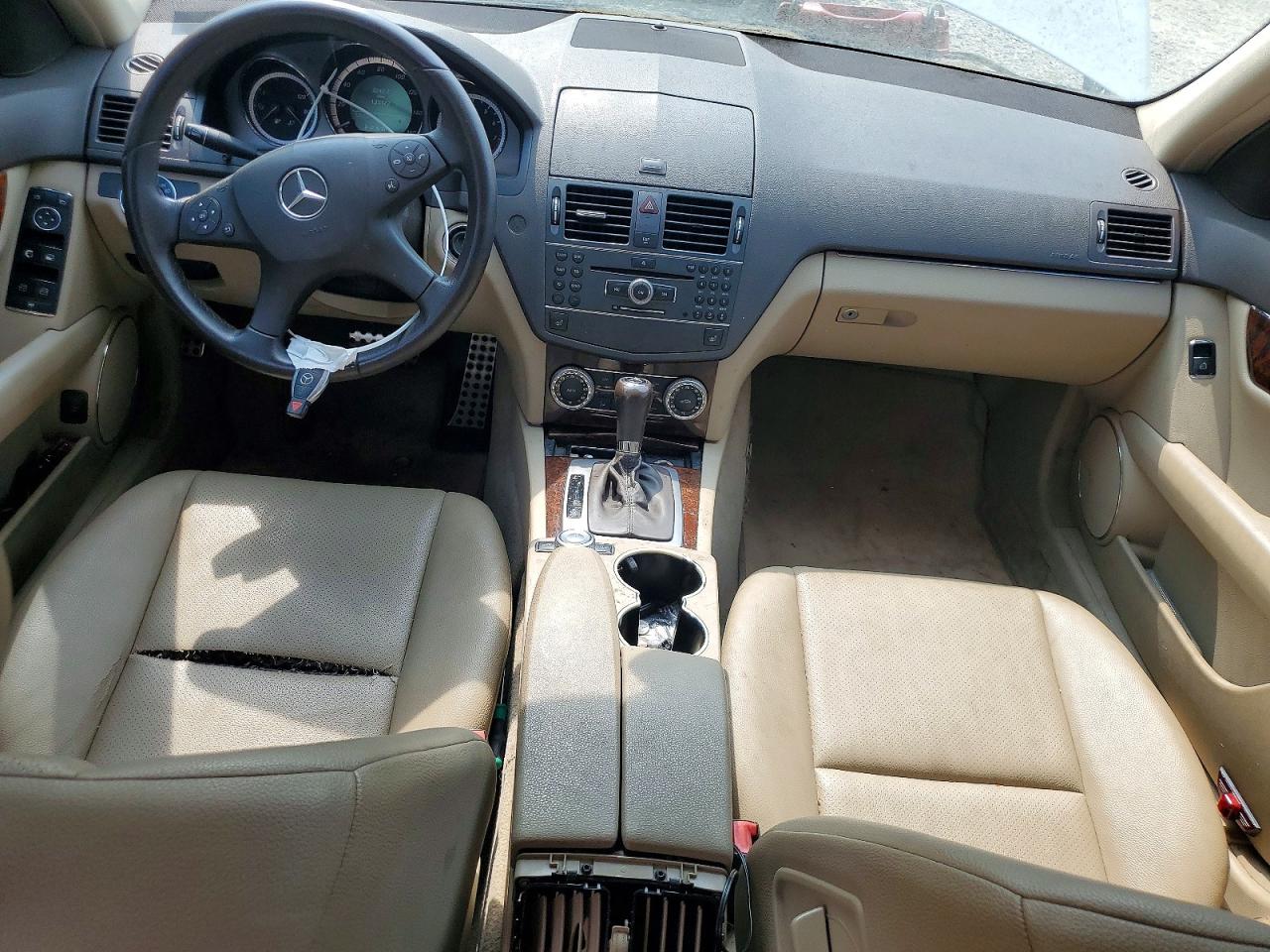 2010 Mercedes-benz C 300 4matic Белый vin: WDDGF8BB4AR106206