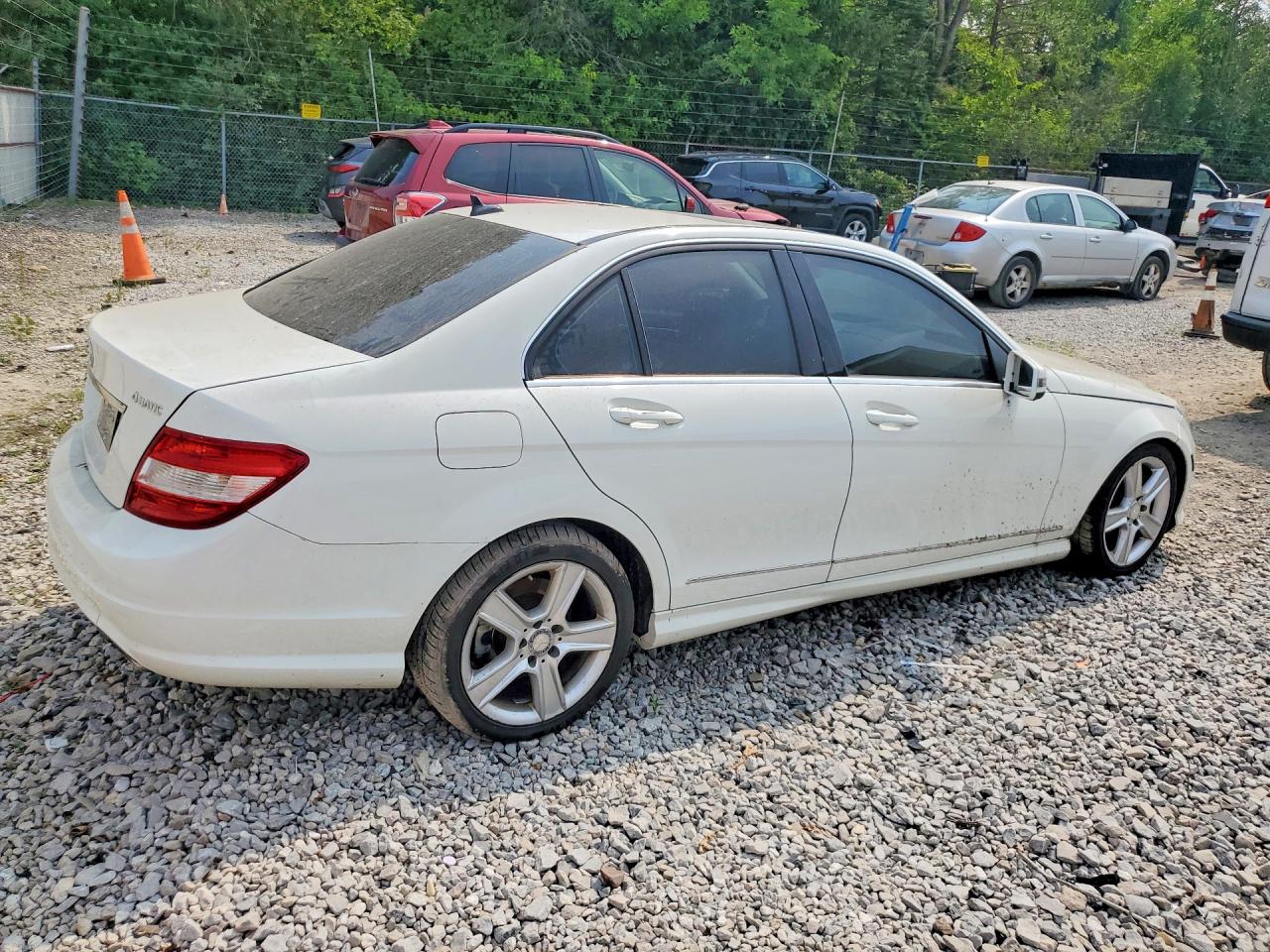 2010 Mercedes-benz C 300 4matic Белый vin: WDDGF8BB4AR106206
