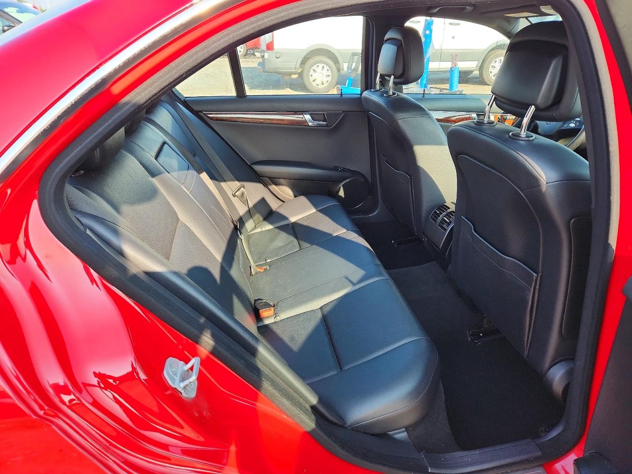 2010 Mercedes-benz C 300 4matic Red vin: WDDGF8BB4AR117741