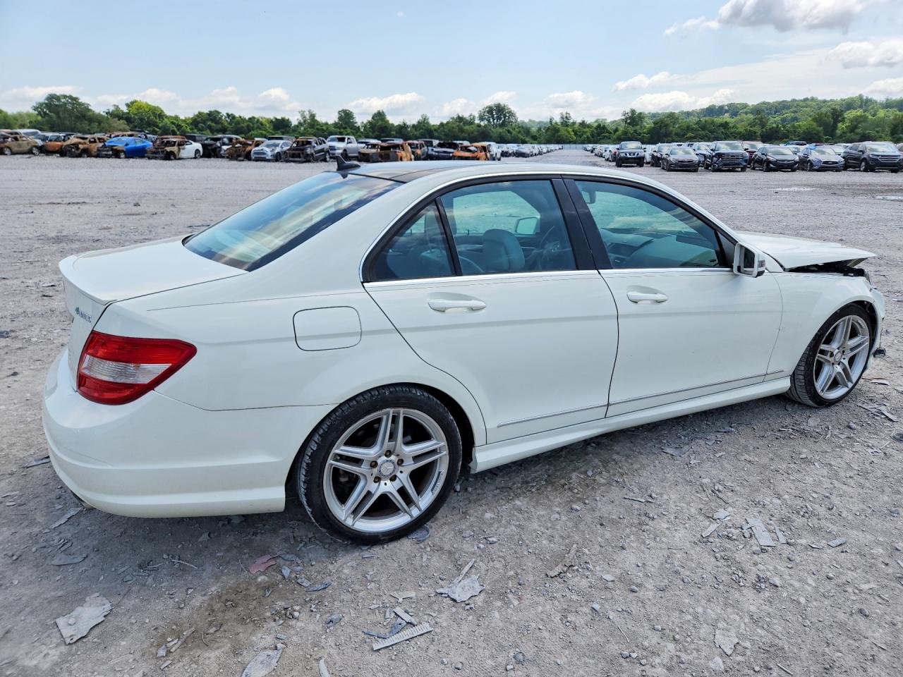 2011 Mercedes-benz C 300 4matic White vin: WDDGF8BB4BA505908