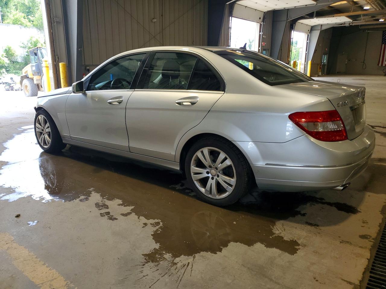 2011 Mercedes-benz C 300 4matic Silver vin: WDDGF8BB4BR136355