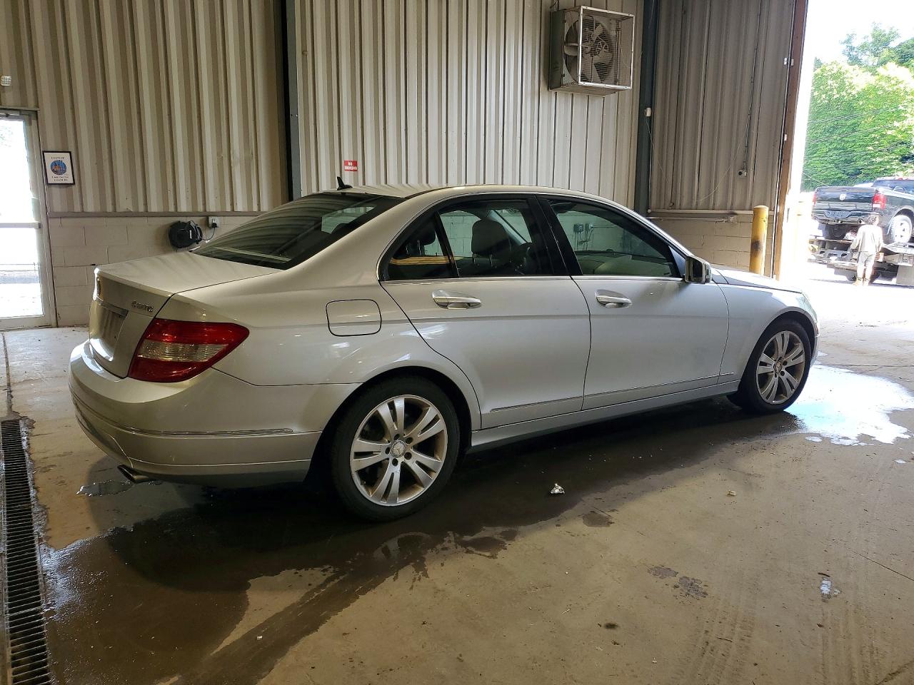 2011 Mercedes-benz C 300 4matic Silver vin: WDDGF8BB4BR136355