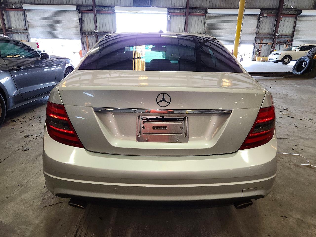 2011 Mercedes-benz C 300 4matic Silver vin: WDDGF8BB4BR140485