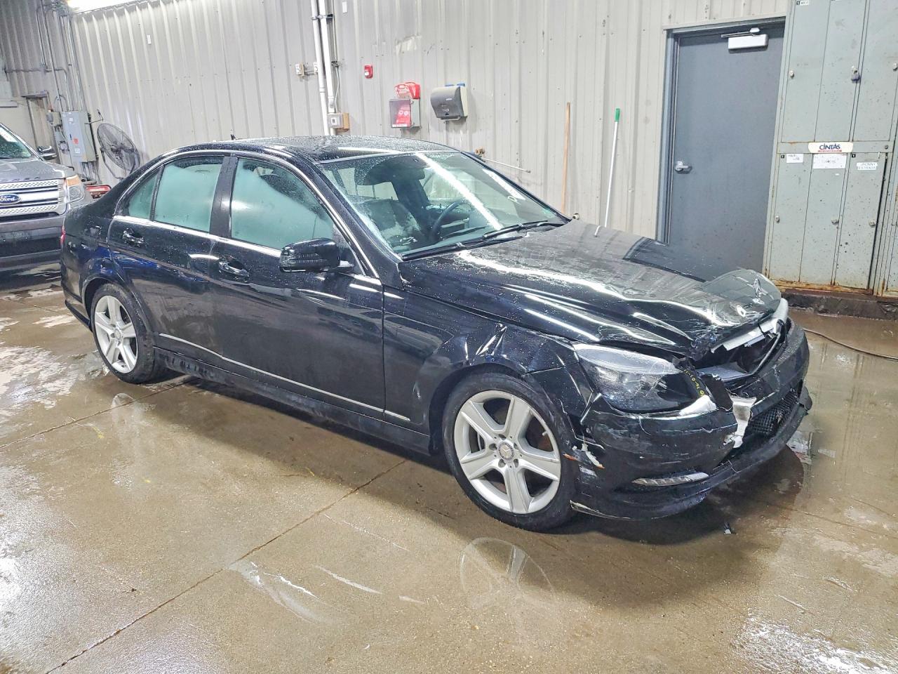 2011 Mercedes-benz C 300 4matic Черный vin: WDDGF8BB4BR163328