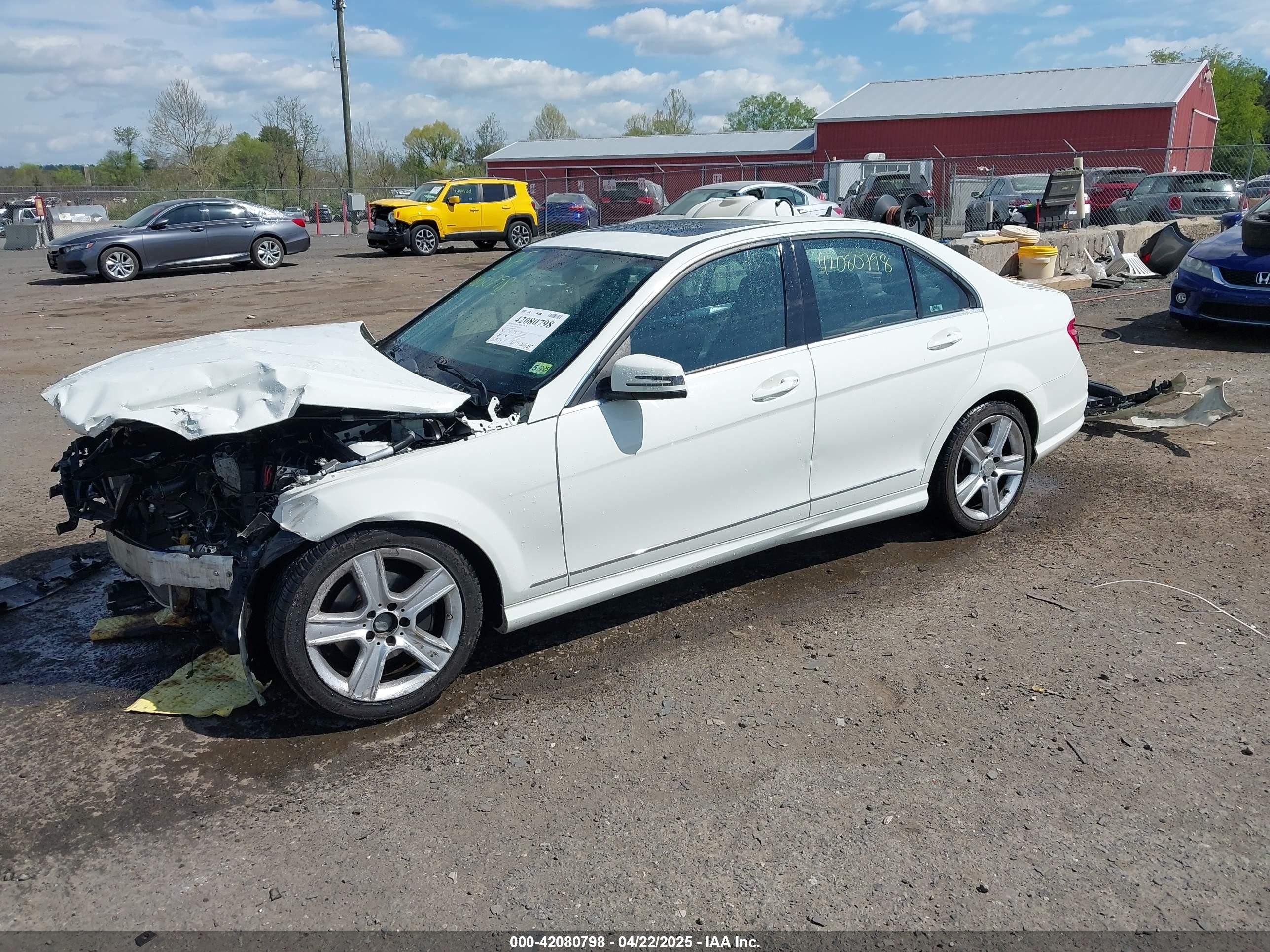 2011 Mercedes-benz C 300 Luxury 4matic/sport 4matic White vin: WDDGF8BB4BR166147