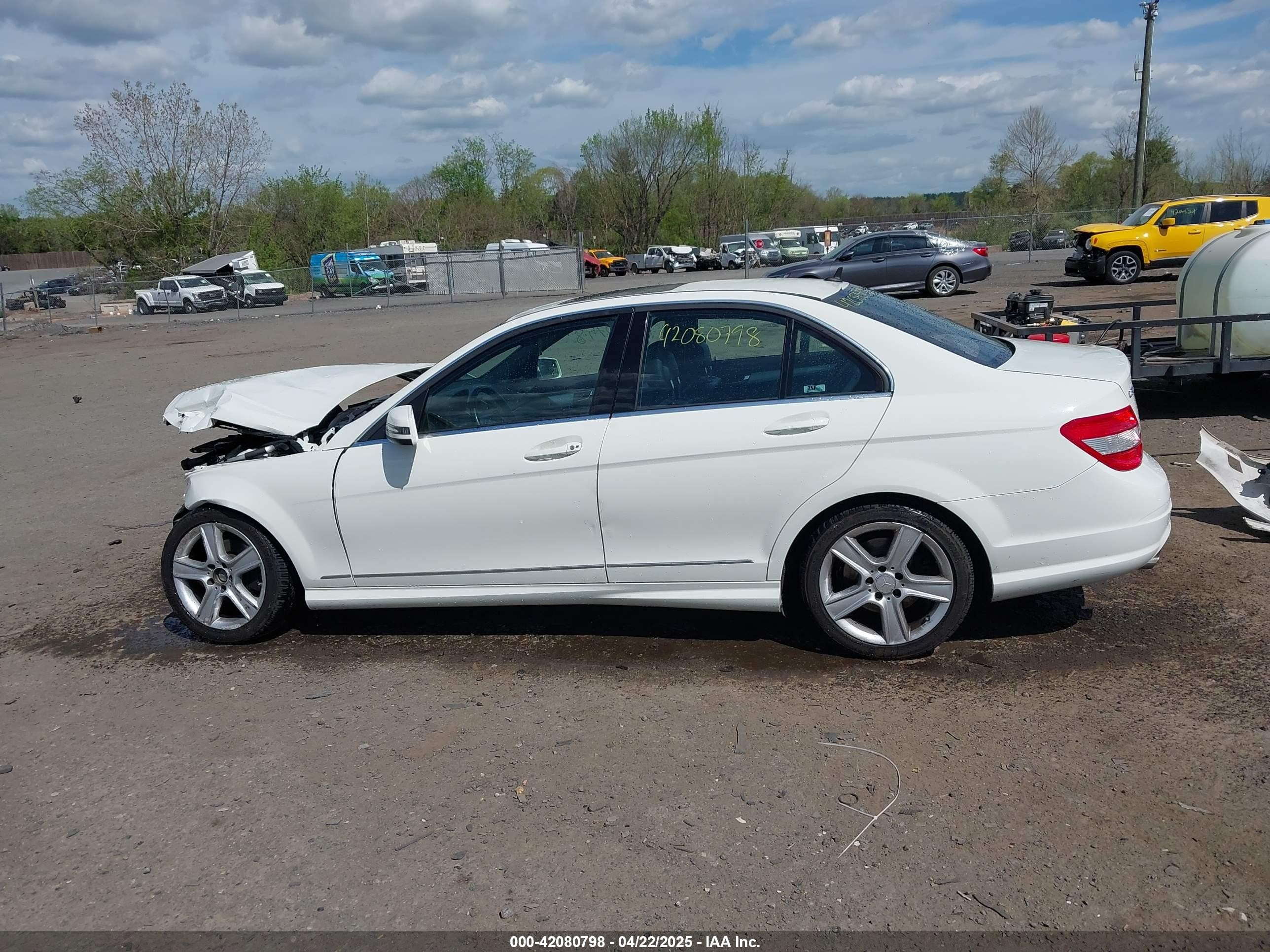 2011 Mercedes-benz C 300 Luxury 4matic/sport 4matic White vin: WDDGF8BB4BR166147