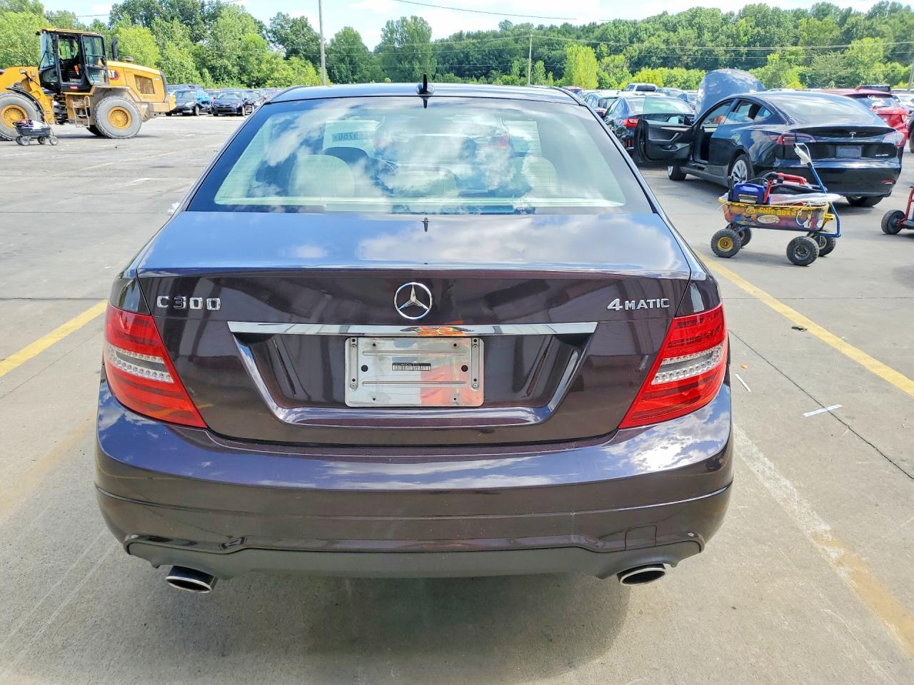 2012 Mercedes-benz C 300 4matic Burgundy vin: WDDGF8BB4CA618100