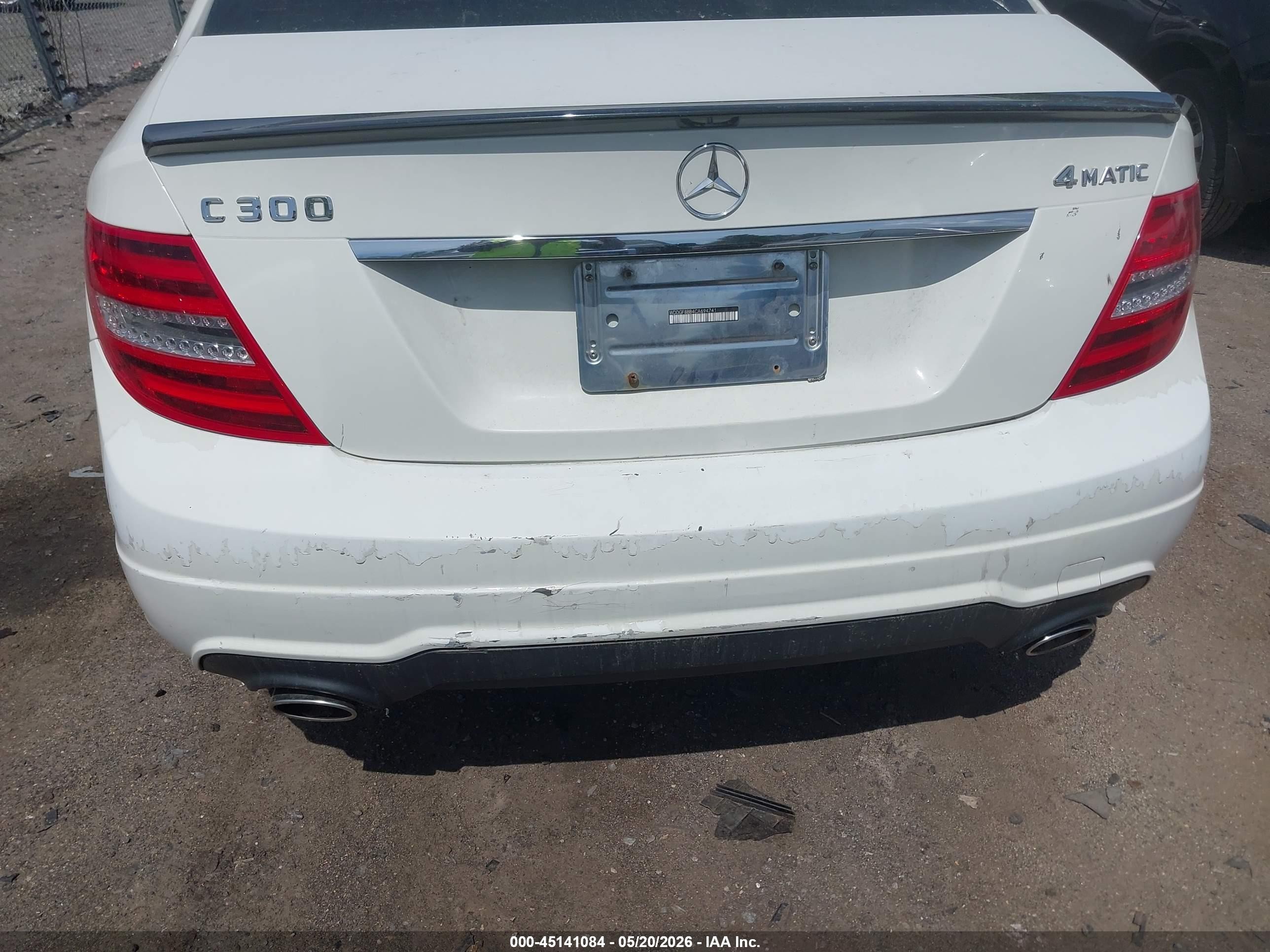 2012 Mercedes-benz C 300 Sport 4matic White vin: WDDGF8BB4CA694741
