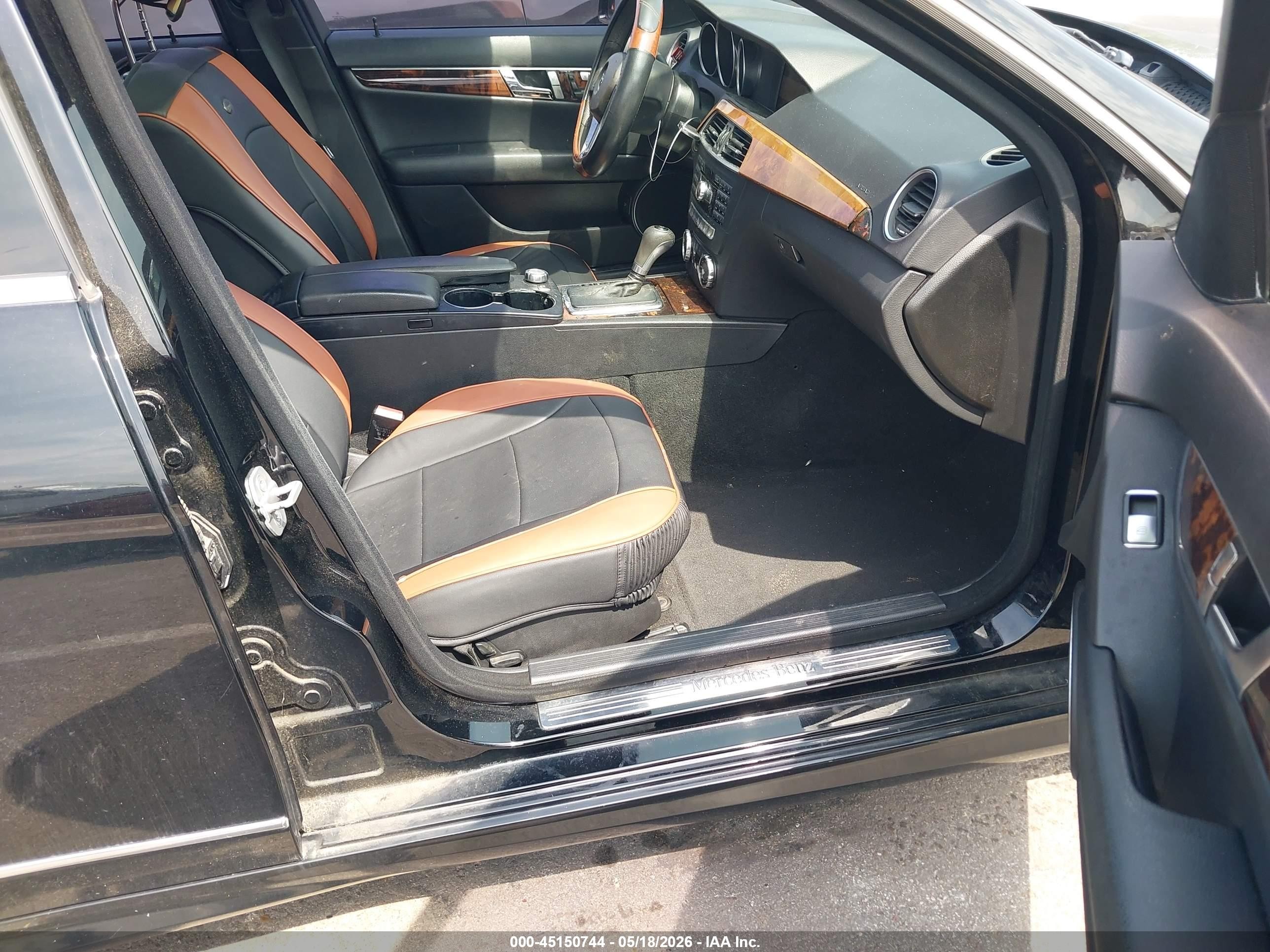 2012 Mercedes-benz C 300 Sport 4matic Black vin: WDDGF8BB4CA722702