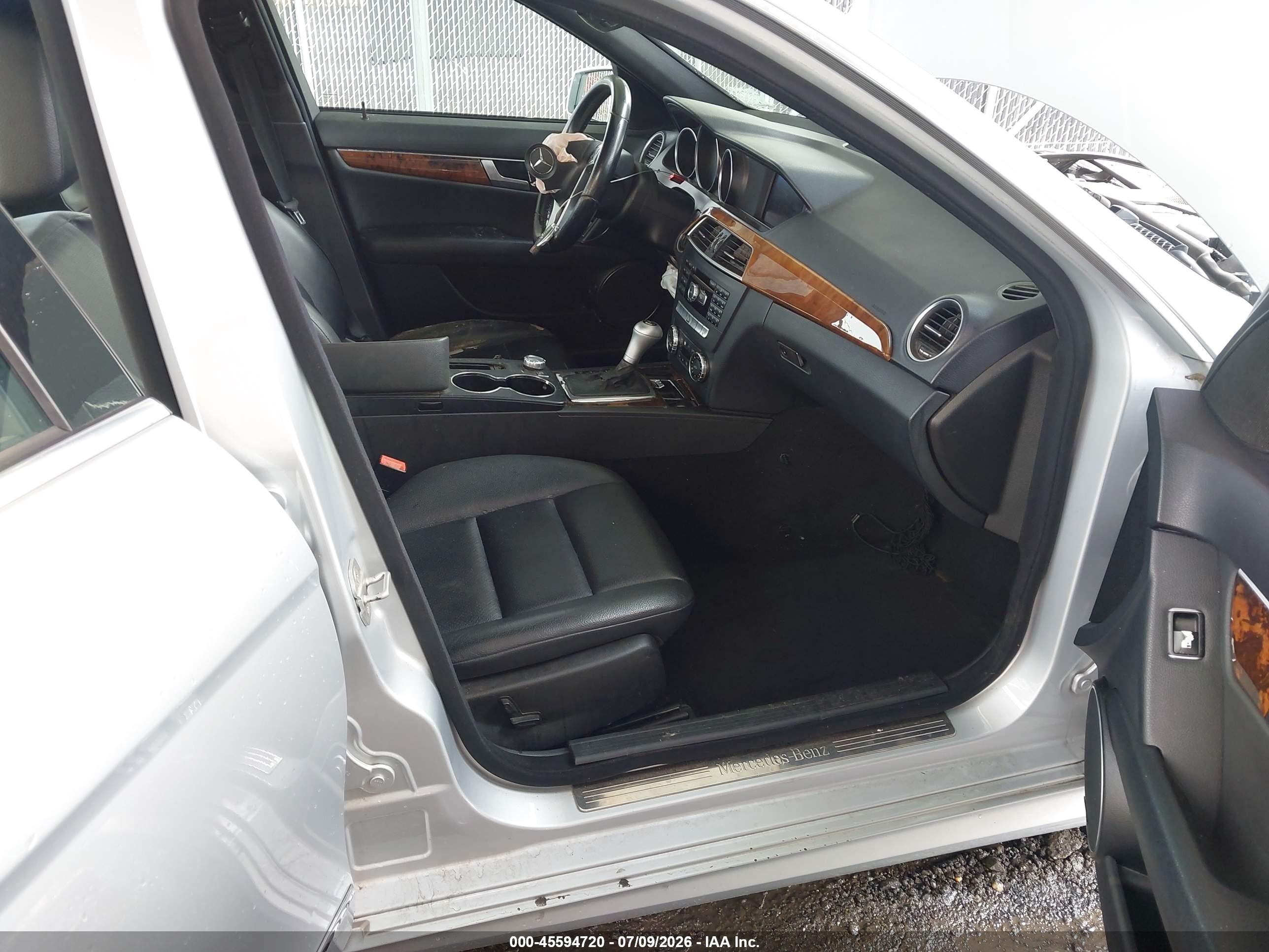 2012 Mercedes-benz C 300 Sport 4matic Silver vin: WDDGF8BB4CR229233