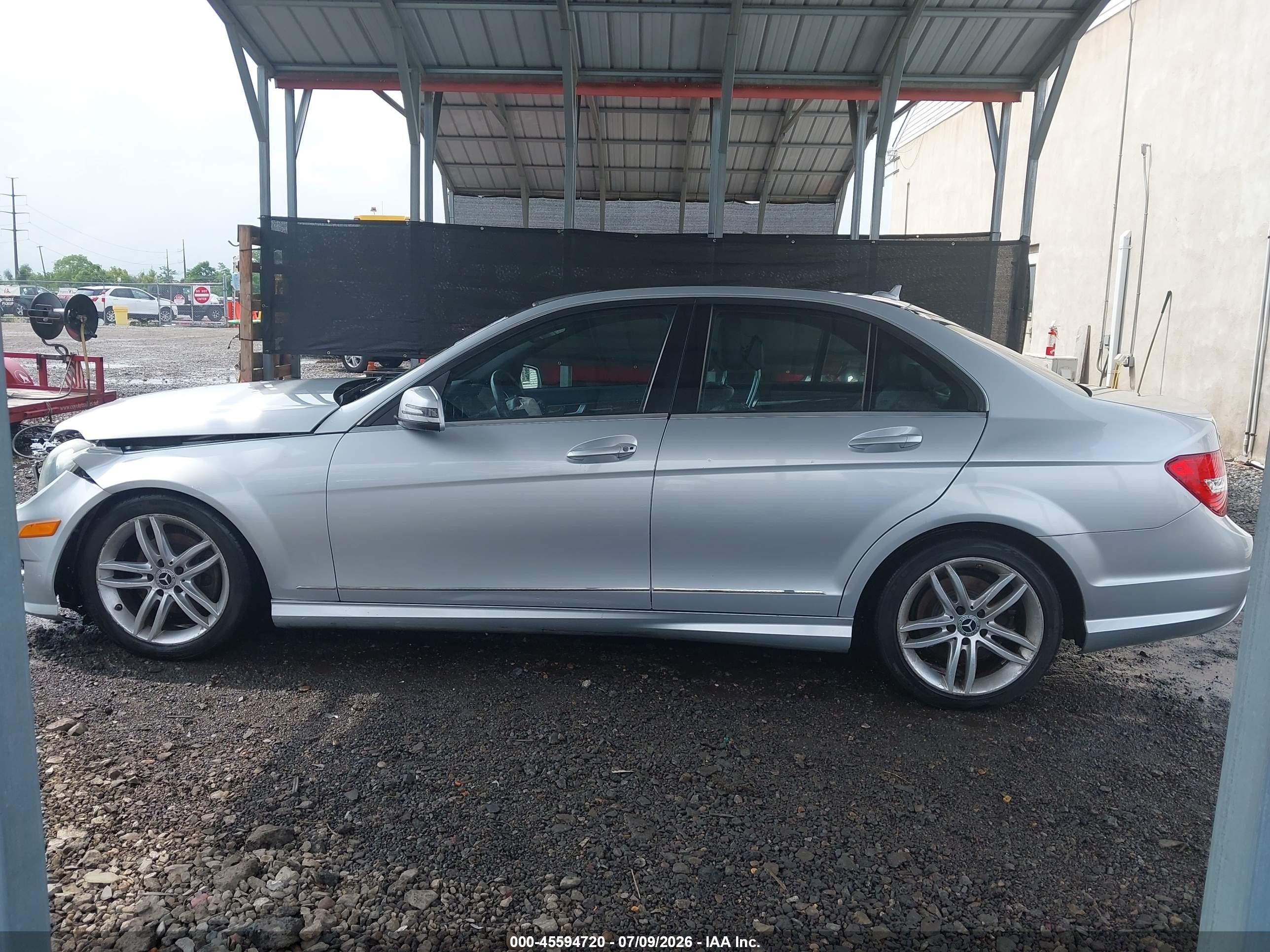 2012 Mercedes-benz C 300 Sport 4matic Silver vin: WDDGF8BB4CR229233