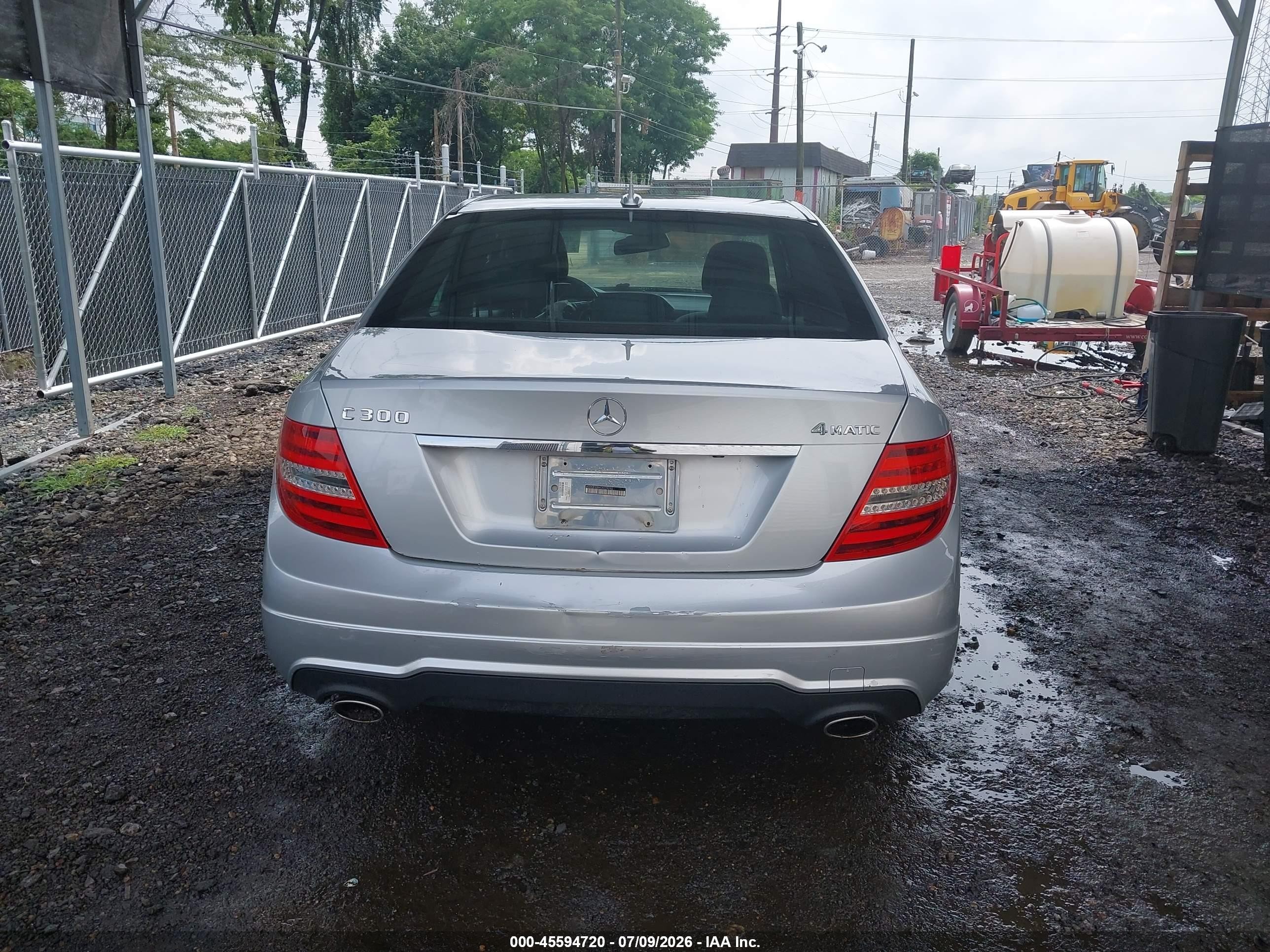 2012 Mercedes-benz C 300 Sport 4matic Silver vin: WDDGF8BB4CR229233