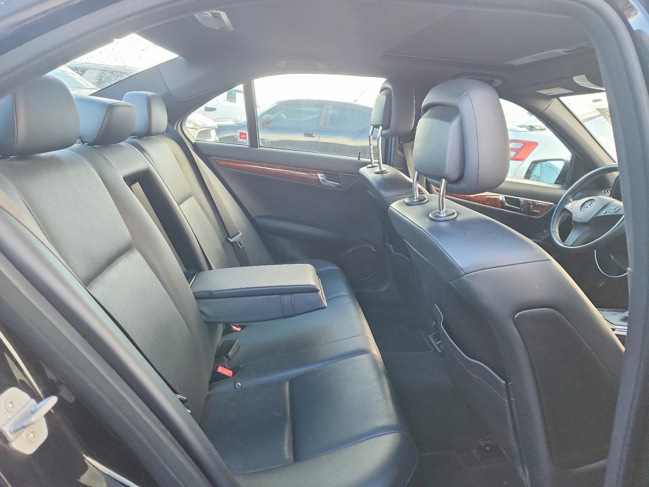 2010 Mercedes-benz C 300 4matic Black vin: WDDGF8BB5AF421288