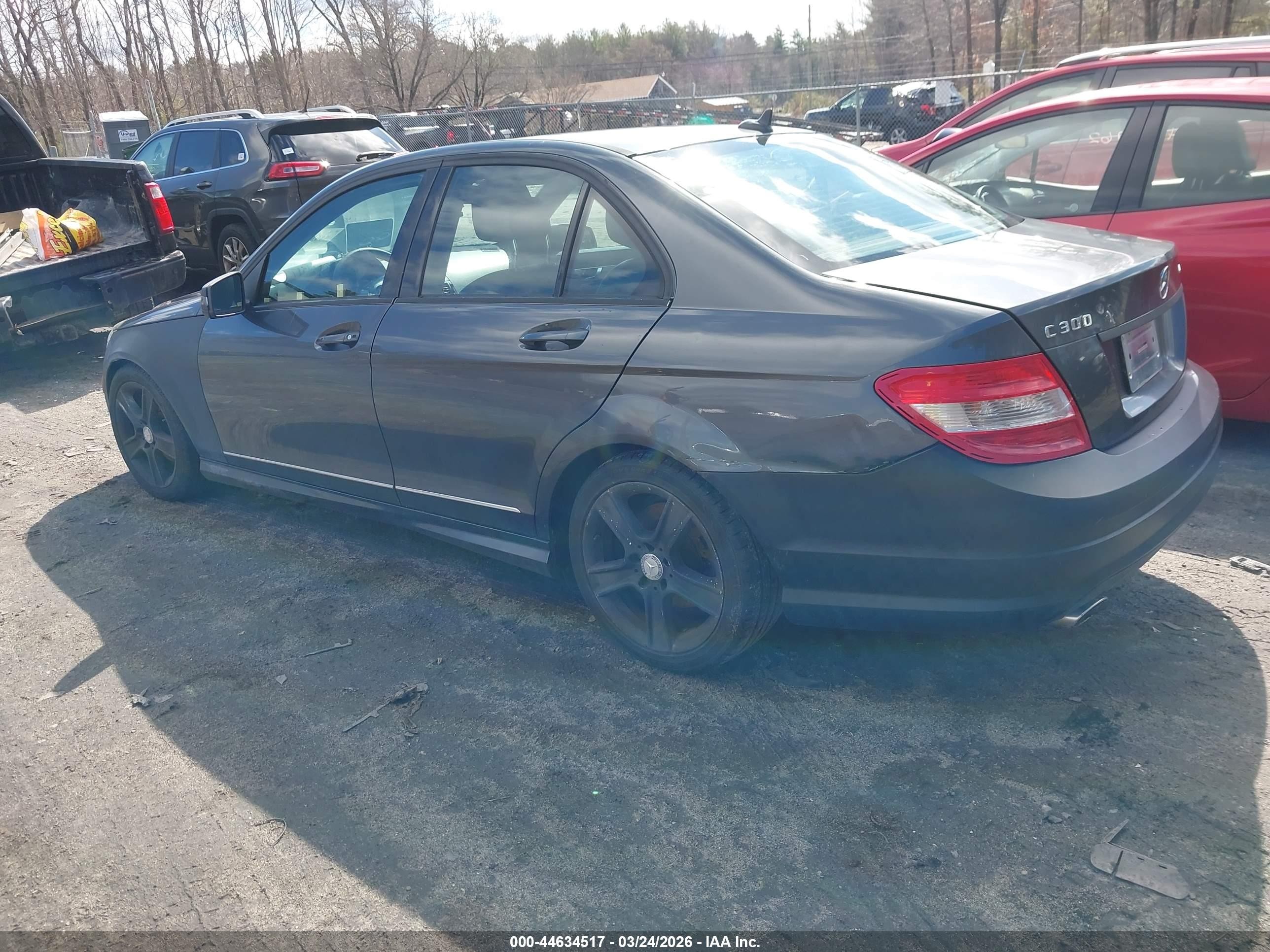 2010 Mercedes-benz C 300 Luxury 4matic/sport 4matic Silver vin: WDDGF8BB5AF442061