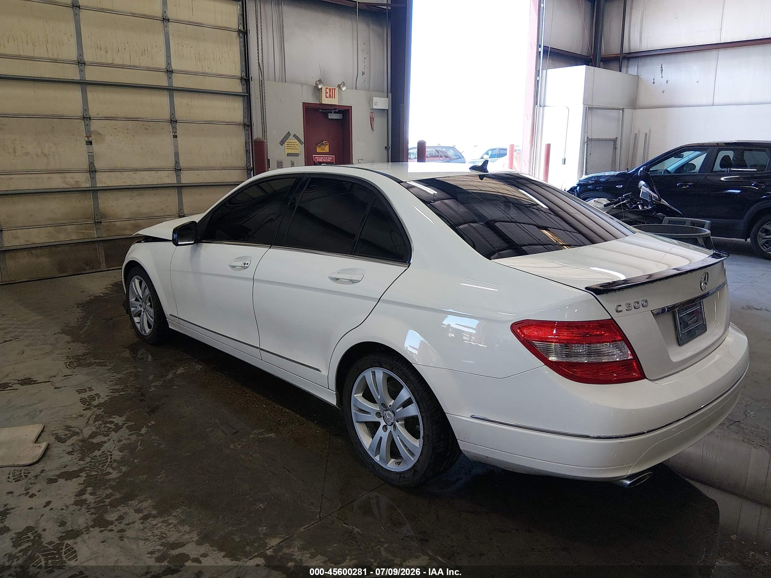 2010 Mercedes-benz C 300 Luxury 4matic/sport 4matic White vin: WDDGF8BB5AR090050