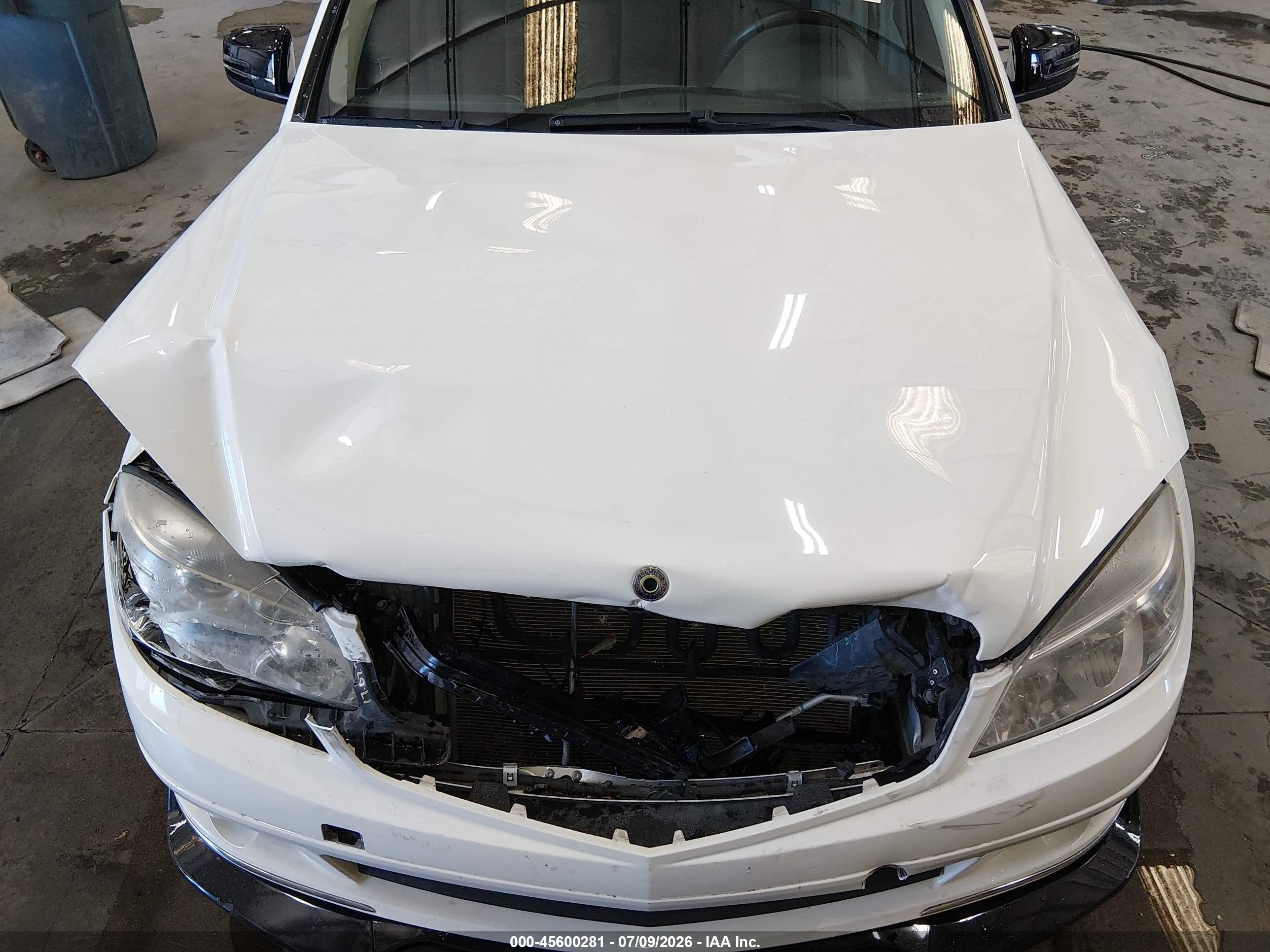 2010 Mercedes-benz C 300 Luxury 4matic/sport 4matic White vin: WDDGF8BB5AR090050