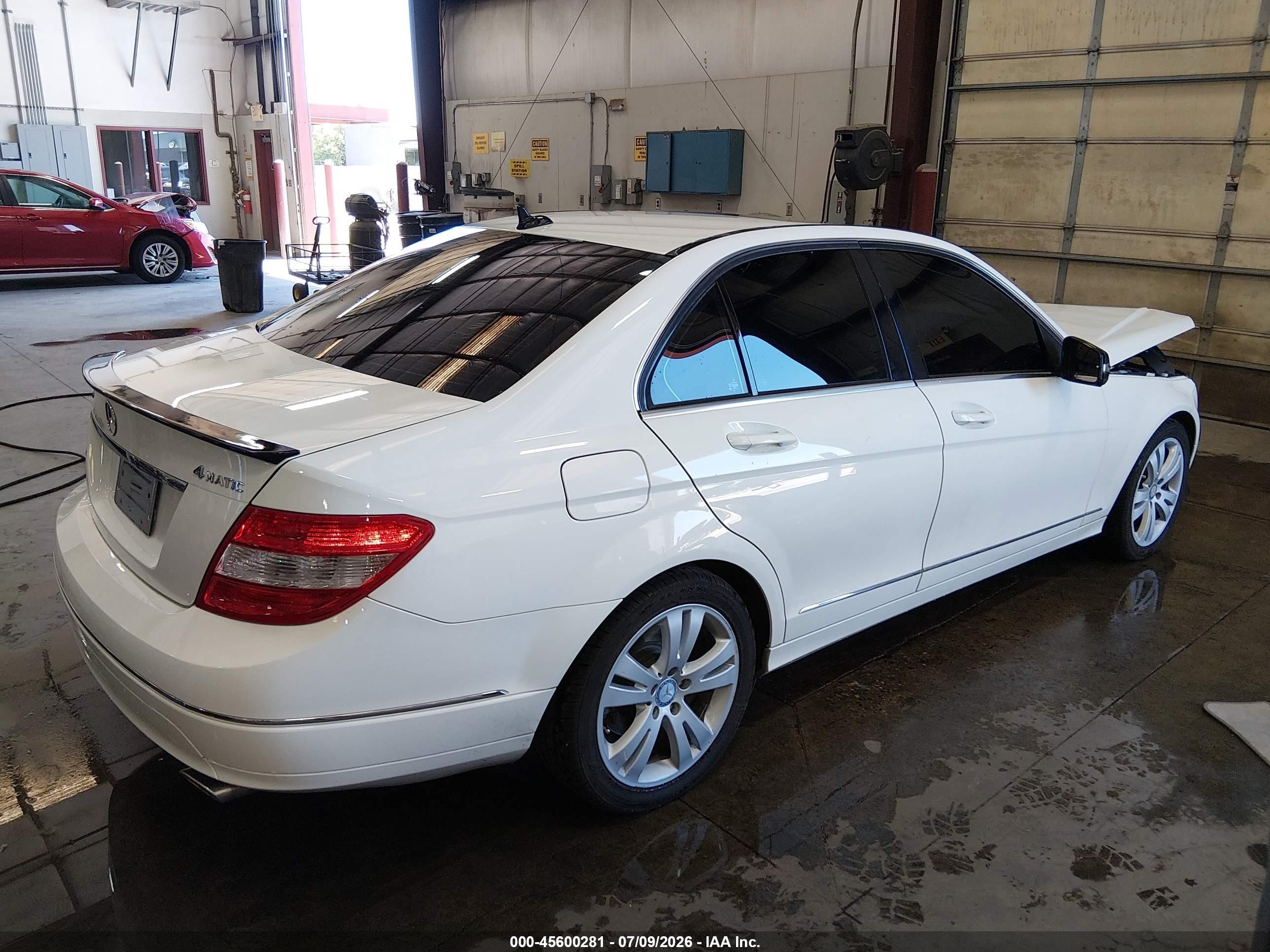 2010 Mercedes-benz C 300 Luxury 4matic/sport 4matic White vin: WDDGF8BB5AR090050