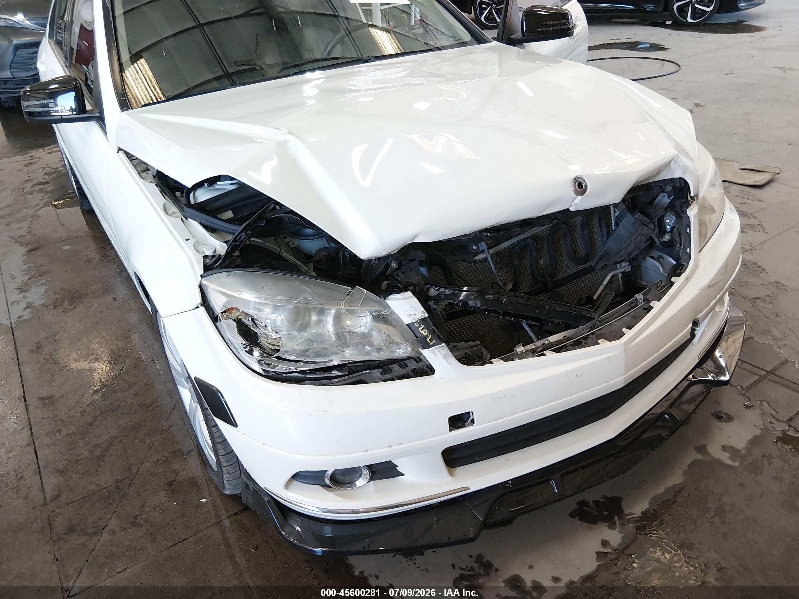 2010 Mercedes-benz C 300 Luxury 4matic/sport 4matic White vin: WDDGF8BB5AR090050