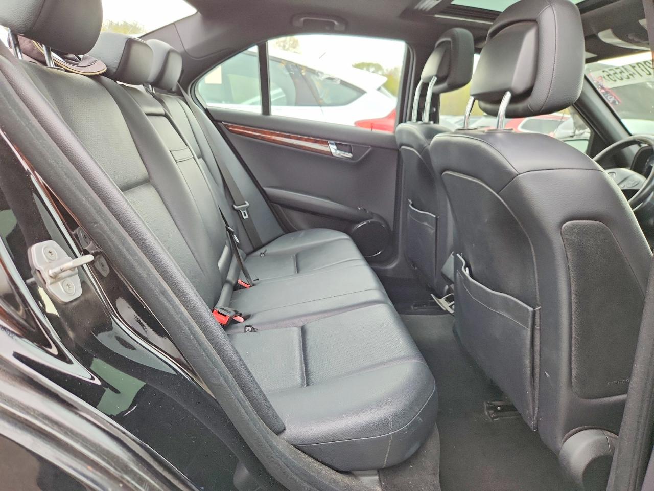 2011 Mercedes-benz C 300 4matic Black vin: WDDGF8BB5BR138132