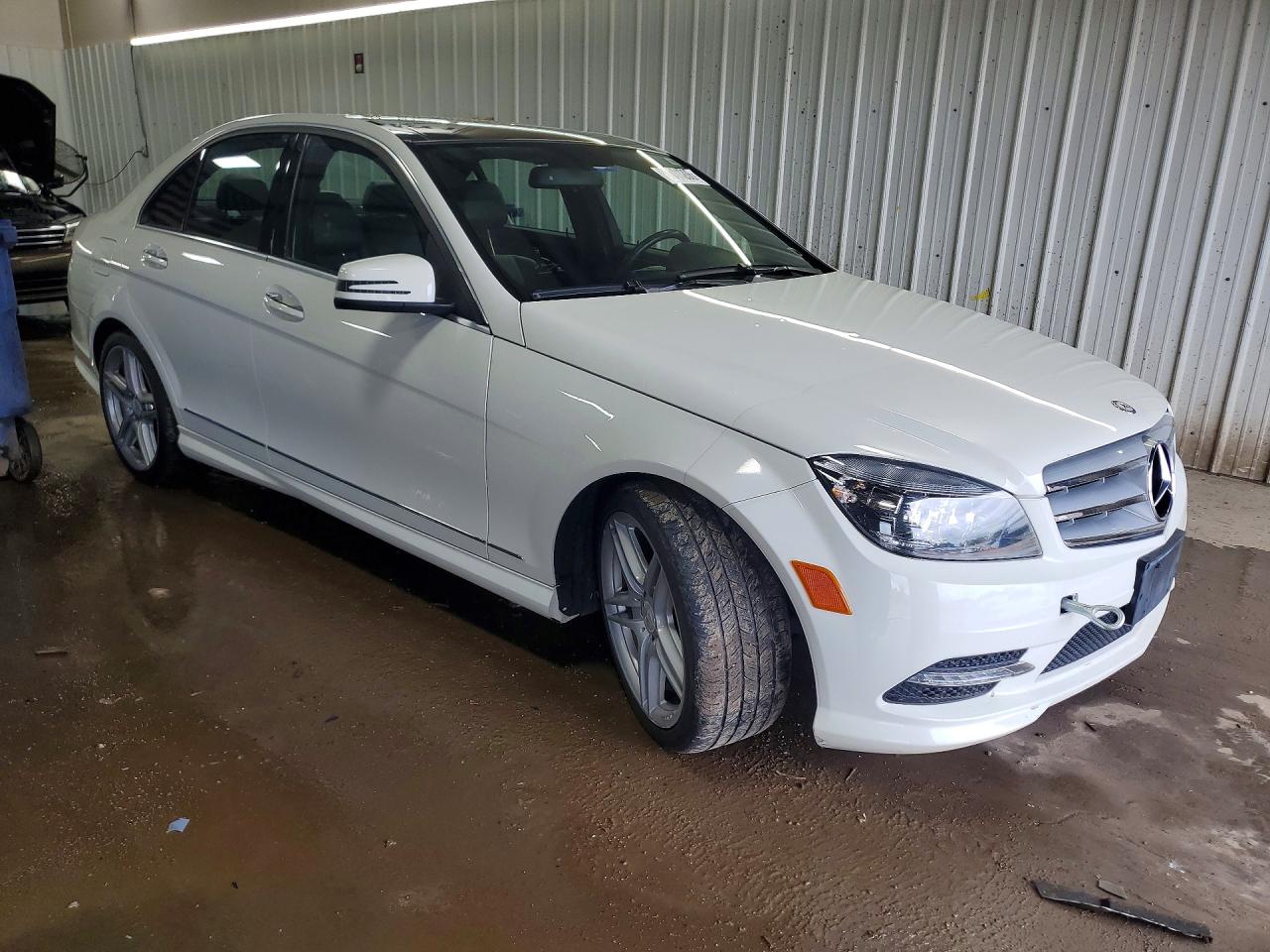2011 Mercedes-benz C 300 4matic White vin: WDDGF8BB5BR149048