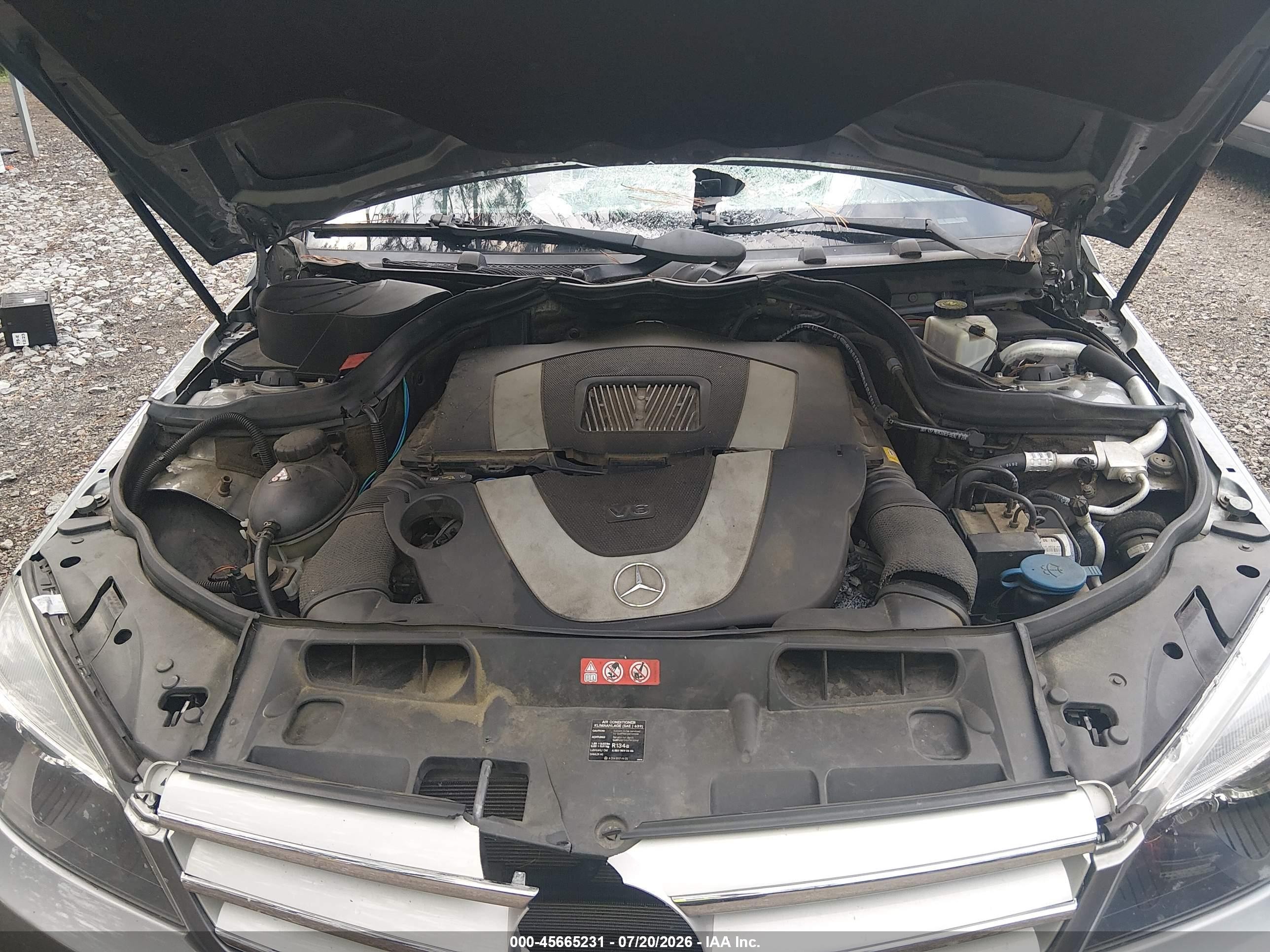 2011 Mercedes-benz C 300 Luxury 4matic/sport 4matic Серебряный vin: WDDGF8BB5BR163533