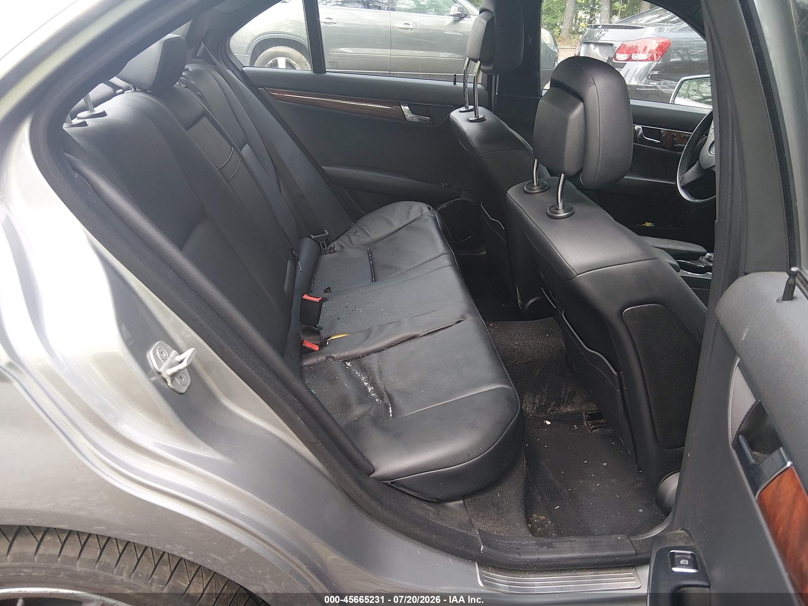 2011 Mercedes-benz C 300 Luxury 4matic/sport 4matic Серебряный vin: WDDGF8BB5BR163533