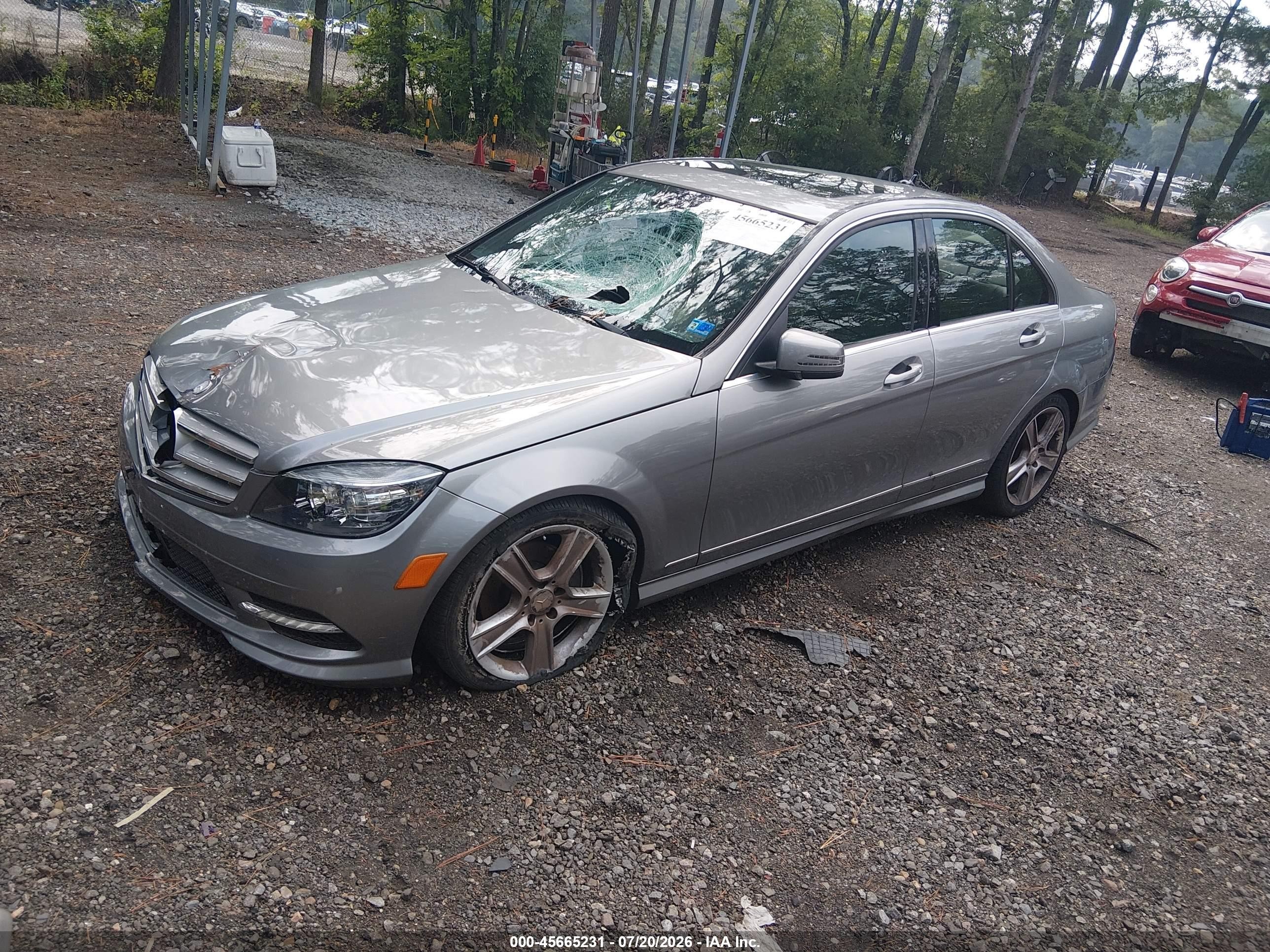 2011 Mercedes-benz C 300 Luxury 4matic/sport 4matic Серебряный vin: WDDGF8BB5BR163533