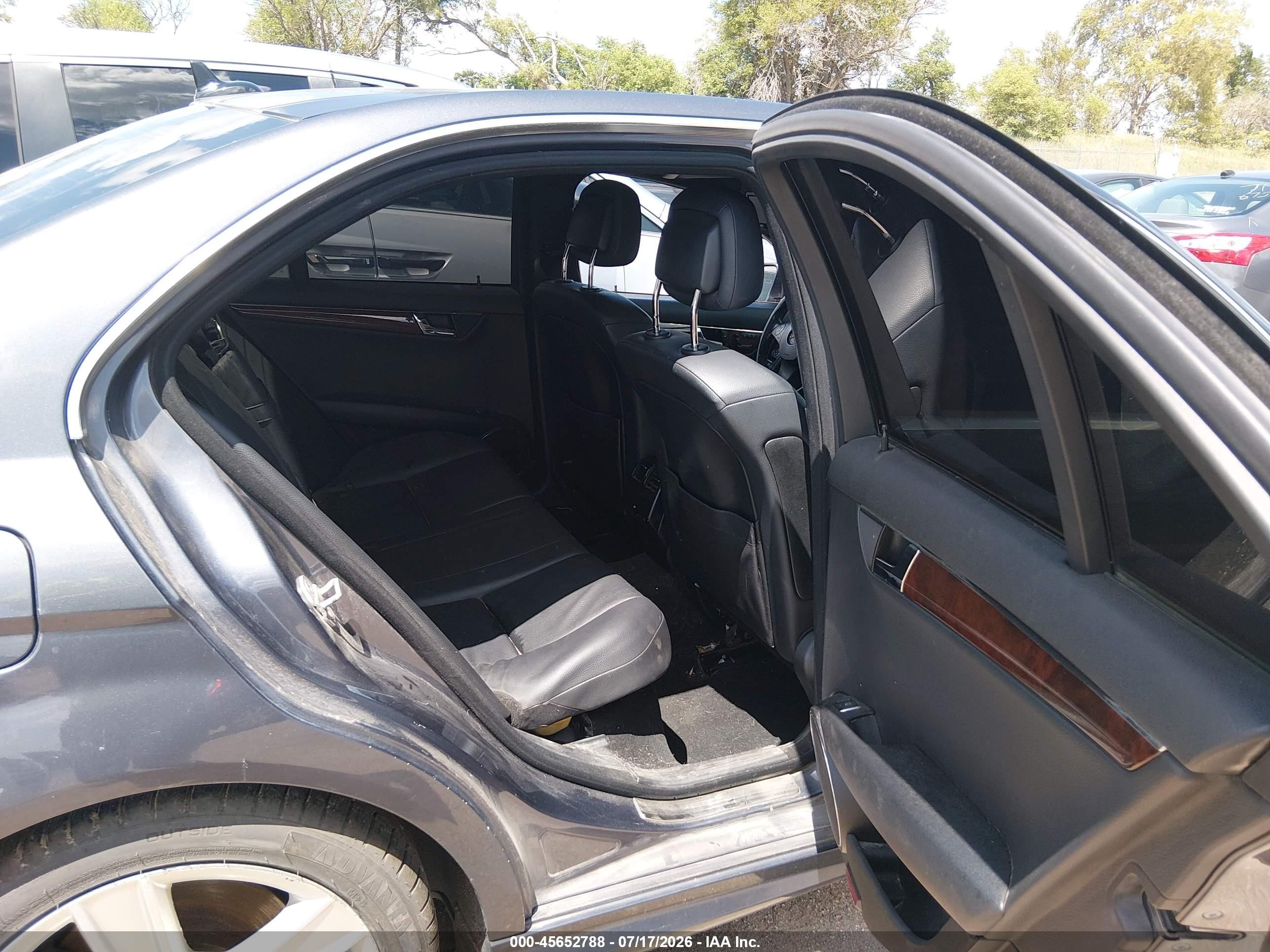 2011 Mercedes-benz C 300 Luxury 4matic/sport 4matic Серый vin: WDDGF8BB5BR180526