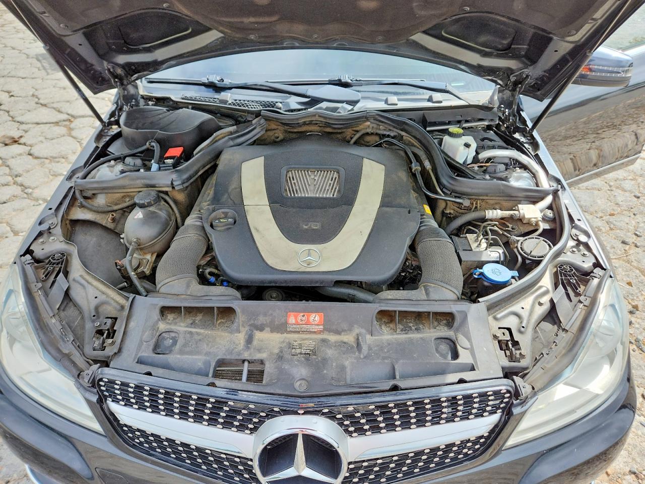 2012 Mercedes-benz C 300 4matic Черный vin: WDDGF8BB5CA629705