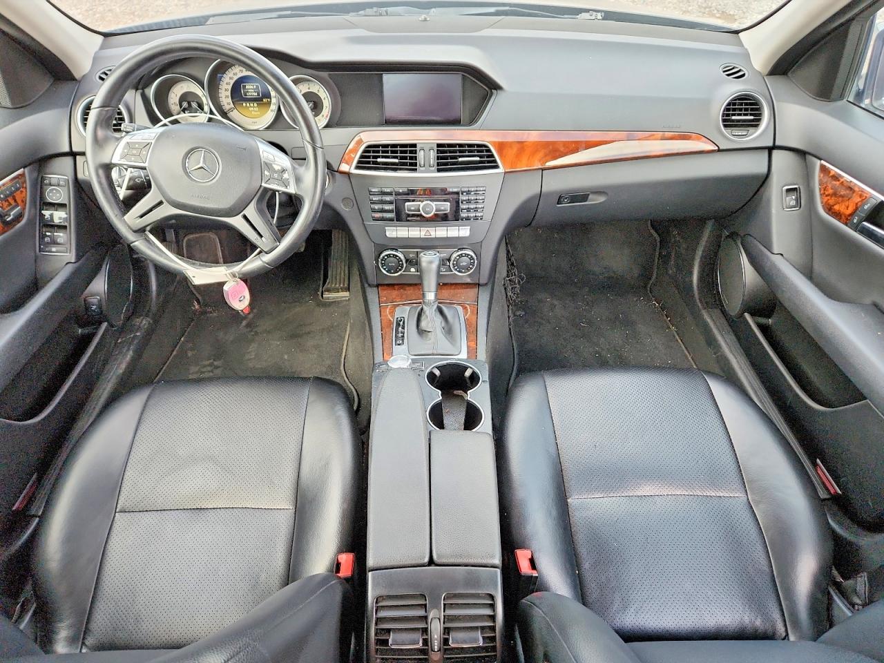 2012 Mercedes-benz C 300 4matic Черный vin: WDDGF8BB5CA629705