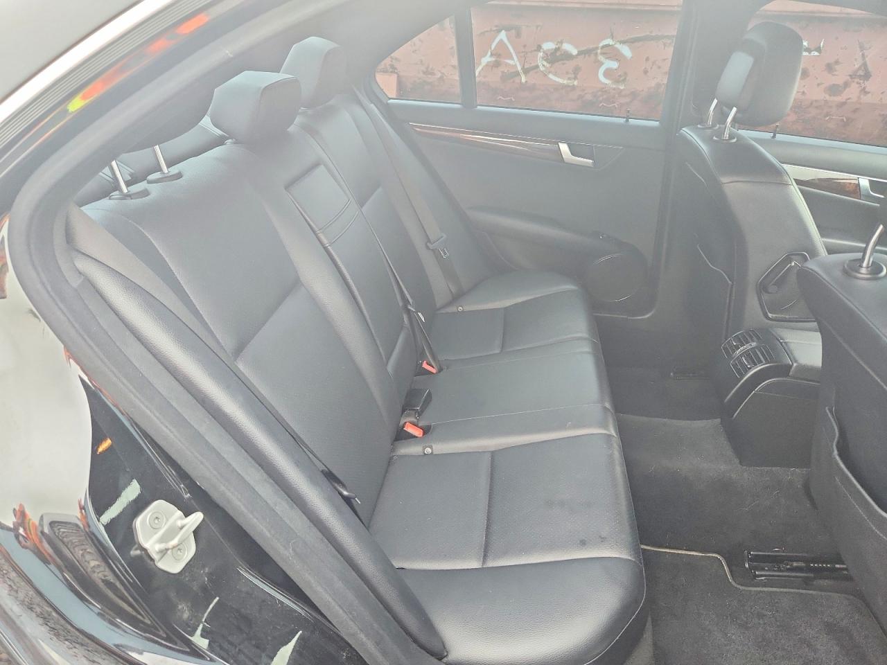 2012 Mercedes-benz C 300 4matic Black vin: WDDGF8BB5CA683327