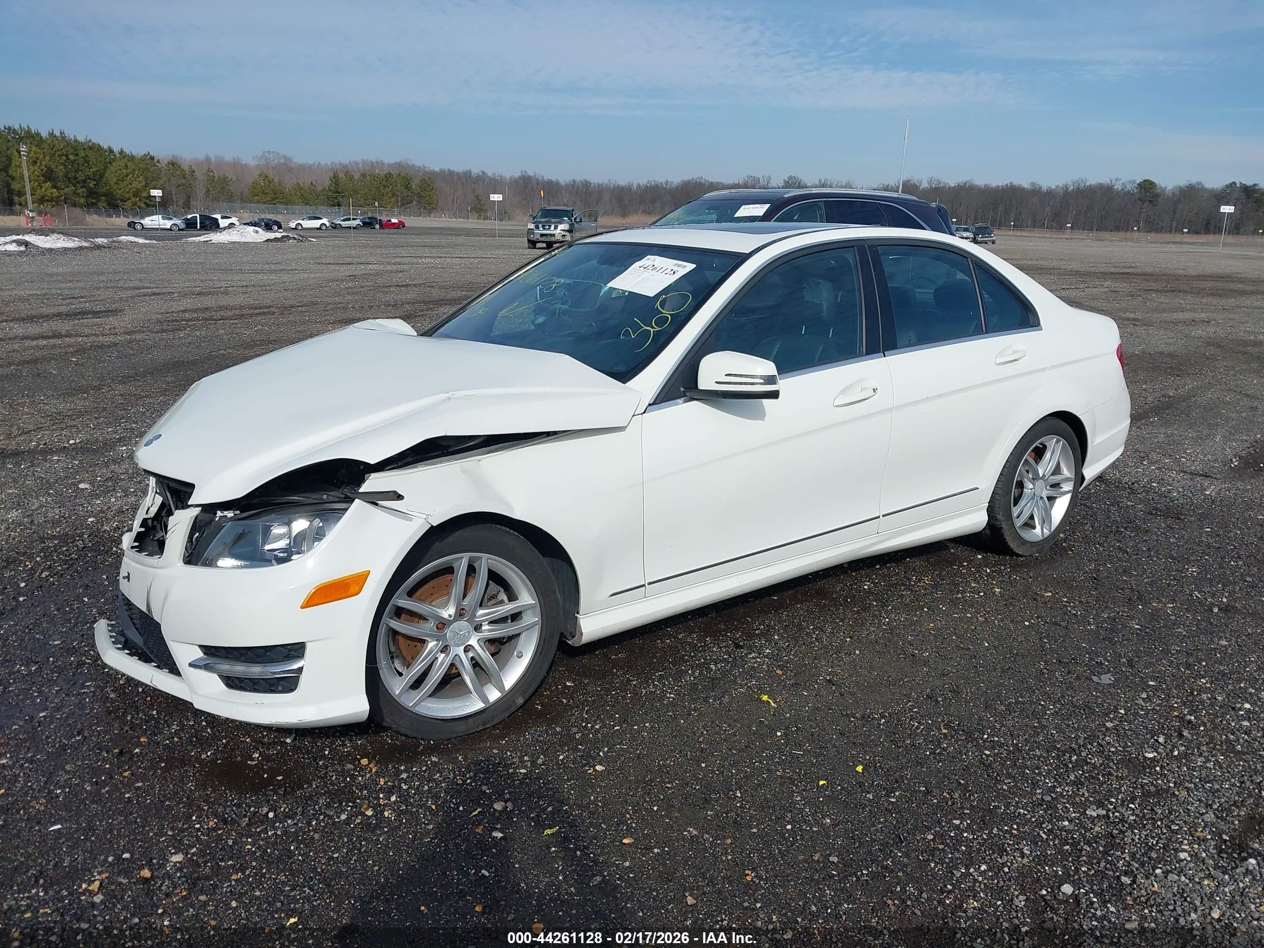 2012 Mercedes-benz C 300 Sport 4matic Beige vin: WDDGF8BB5CR197358