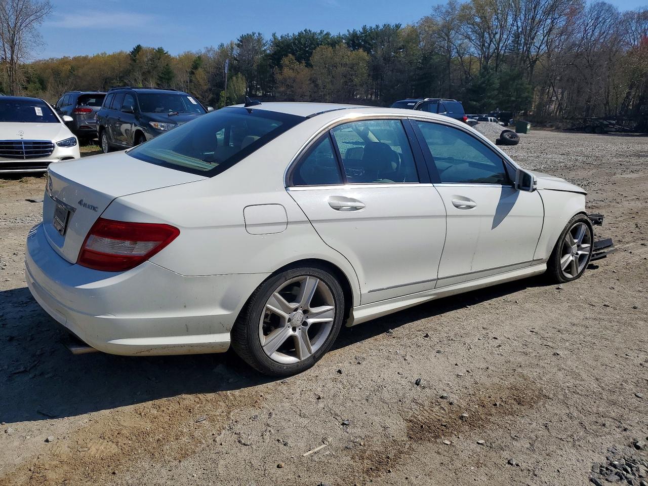2010 Mercedes-benz C 300 4matic Белый vin: WDDGF8BB6AF490622